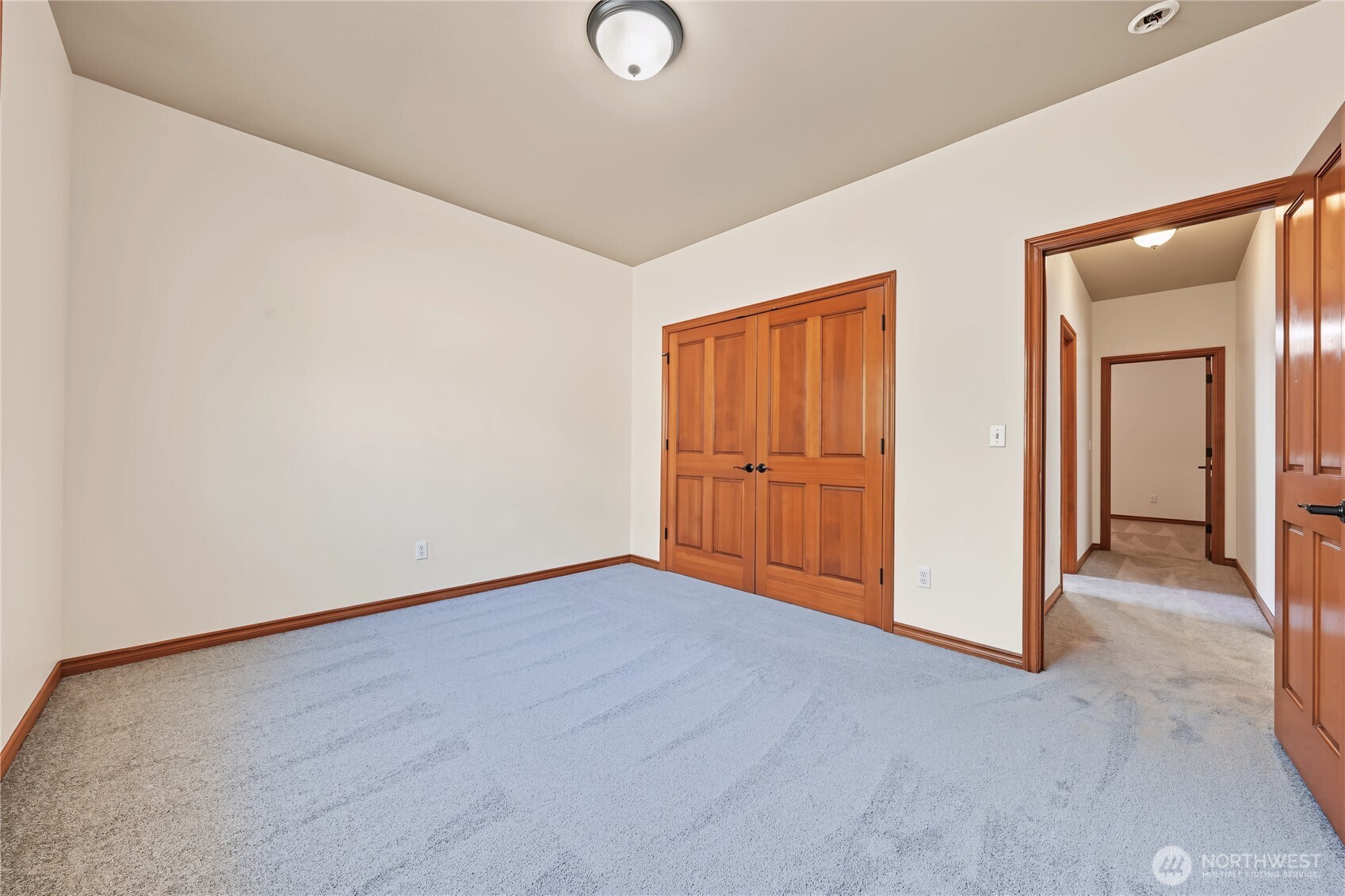 5805 Englewood Ave Property Photo 17