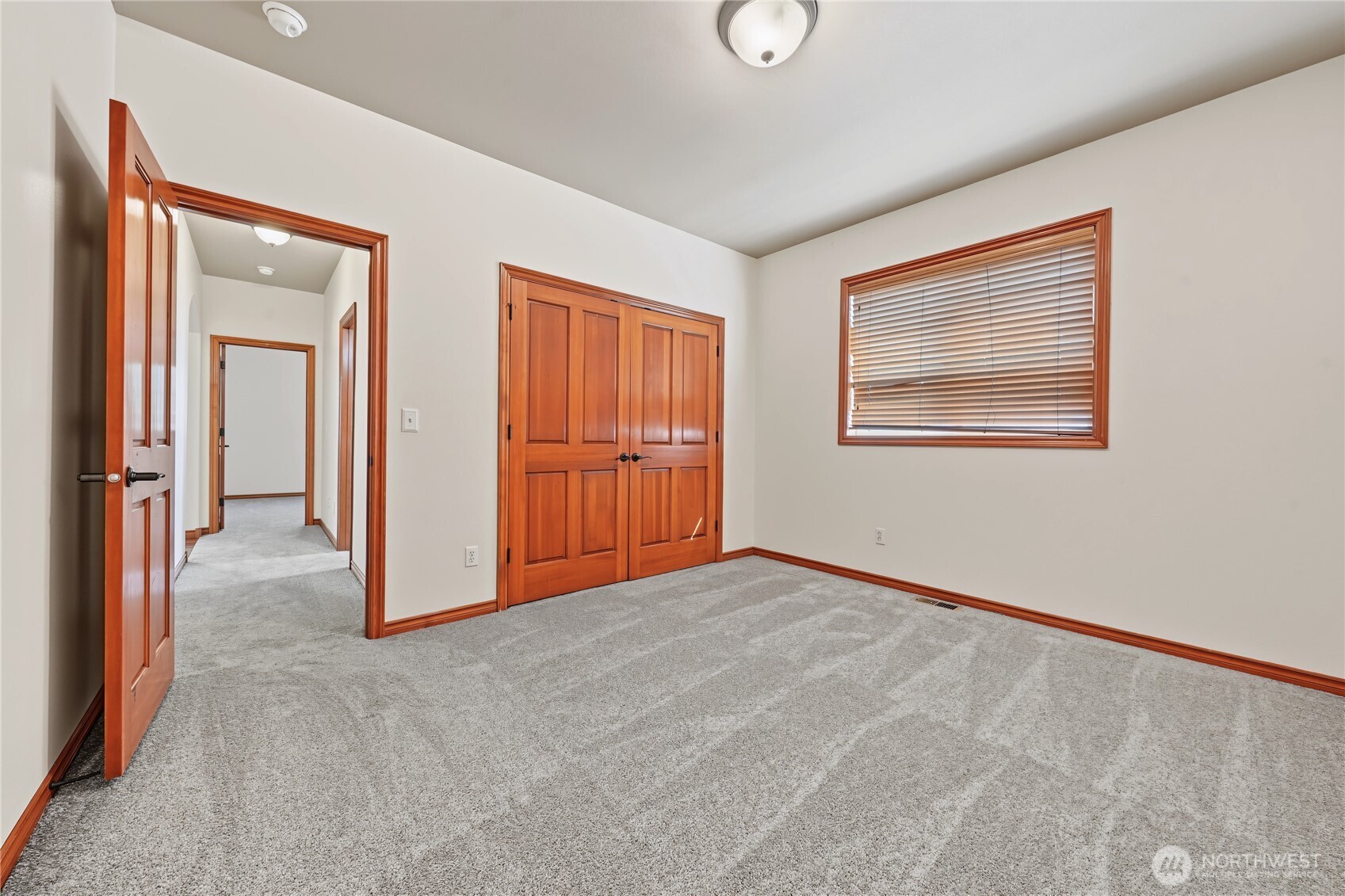 5805 Englewood Ave Property Photo 22