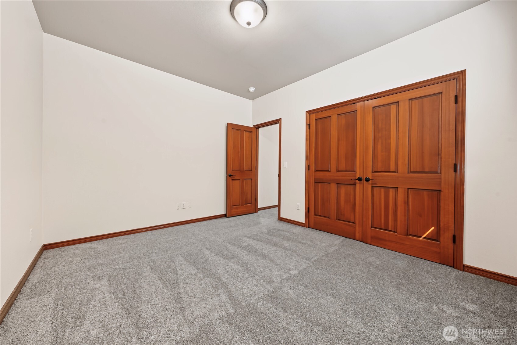 5805 Englewood Ave Property Photo 23