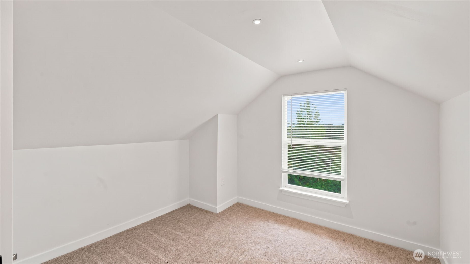 3315 E Grandview Avenue Property Photo 27