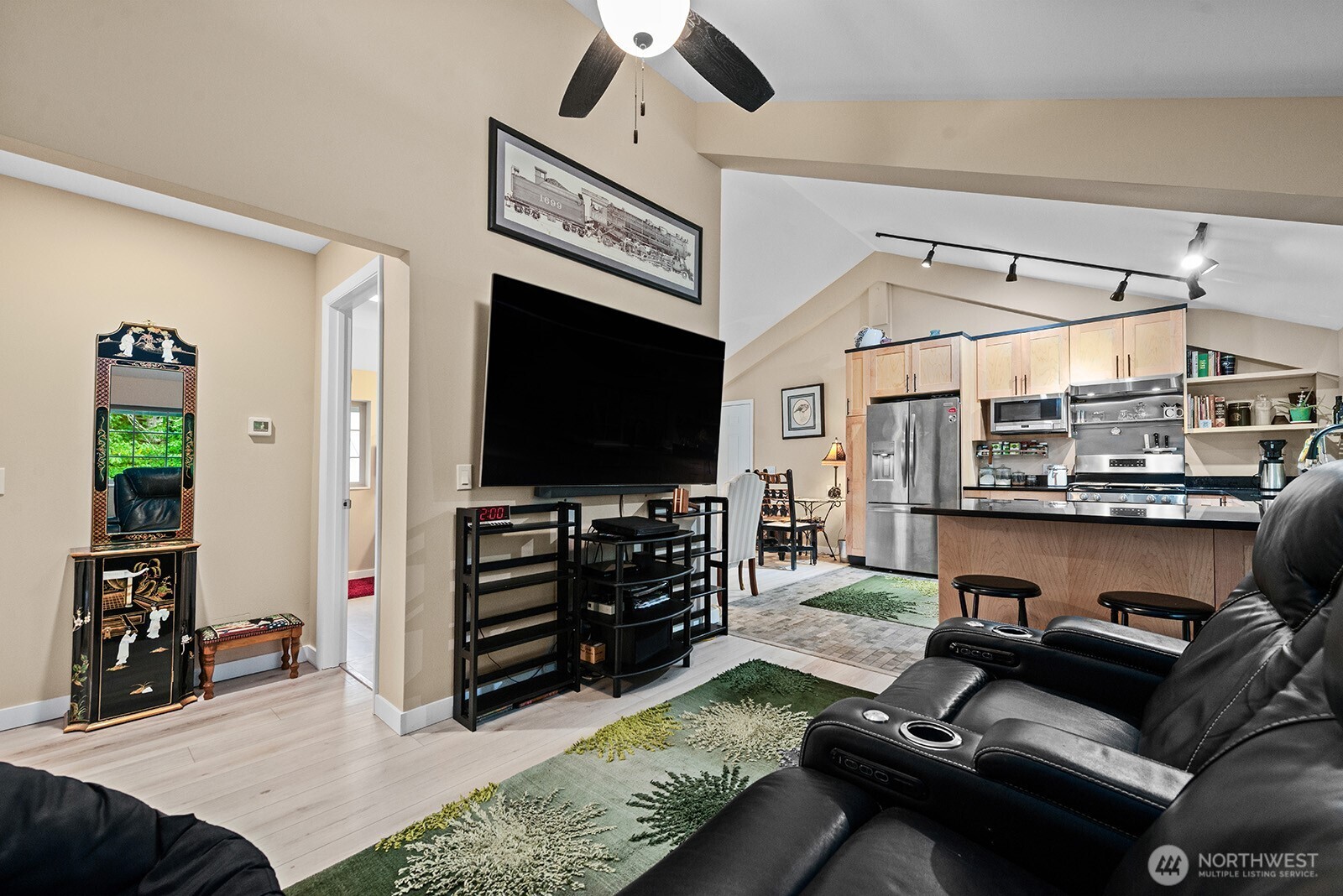 517 Nw Old Orchard Way Property Photo 10