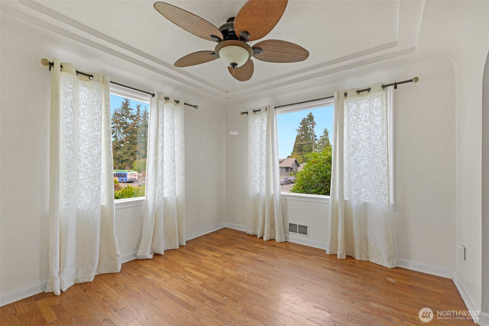 4550 6th Avenue Property Photo 6