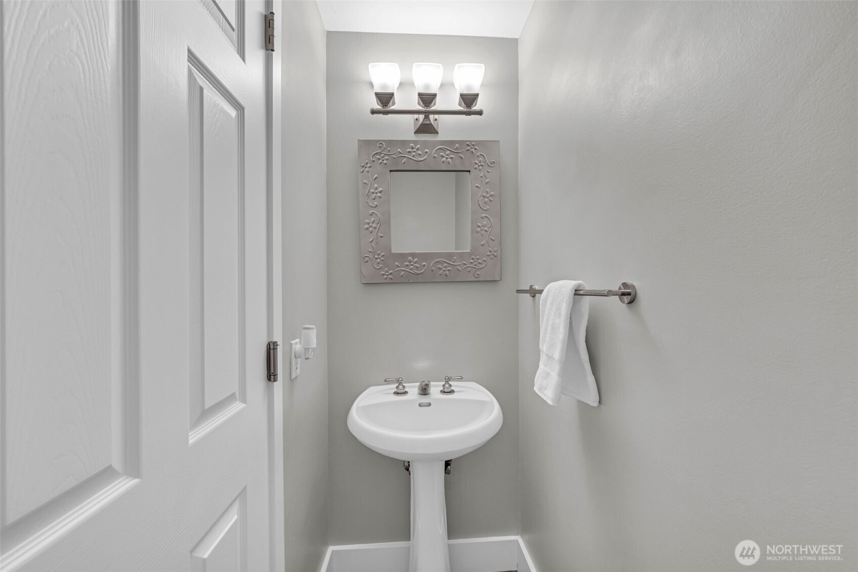 10042 Main Street 117 Property Photo 16