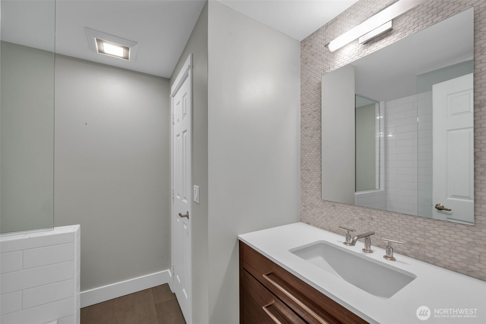 10042 Main Street 117 Property Photo 25