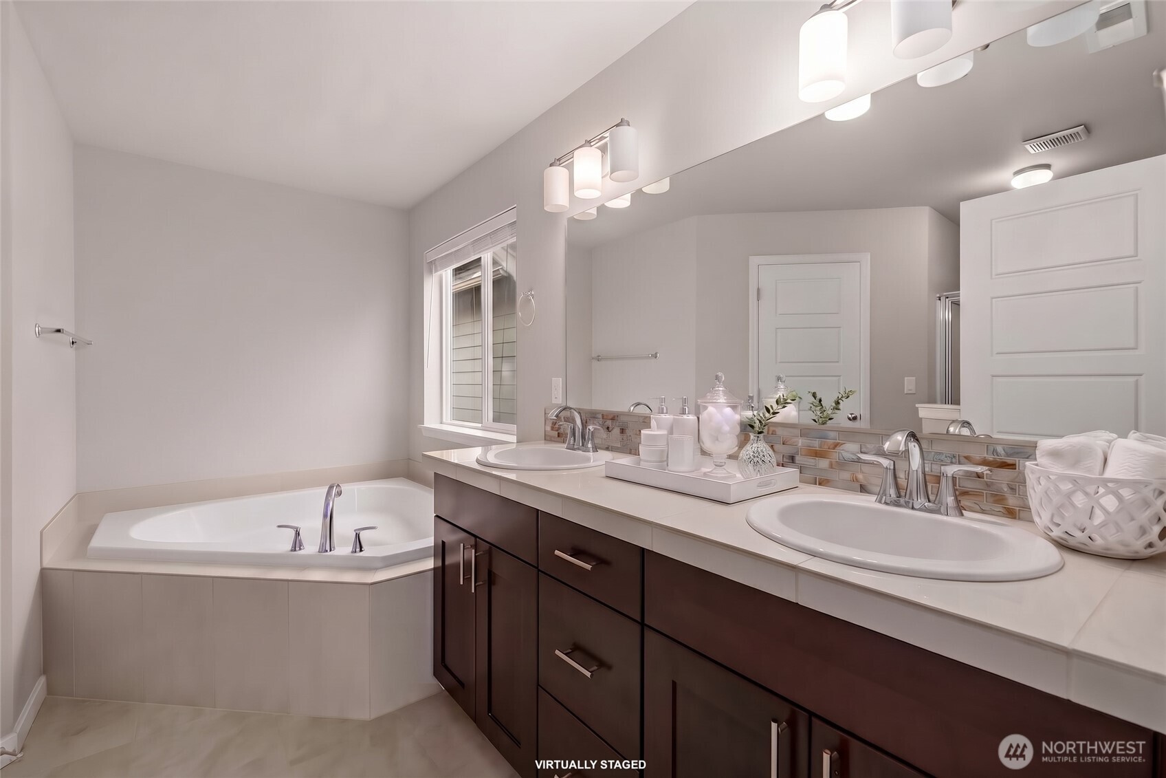 20135 18th Avenue Ct Property Photo 8