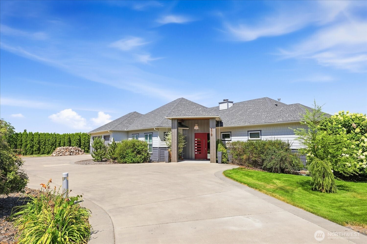 270 Summers Circle Property Photo 1