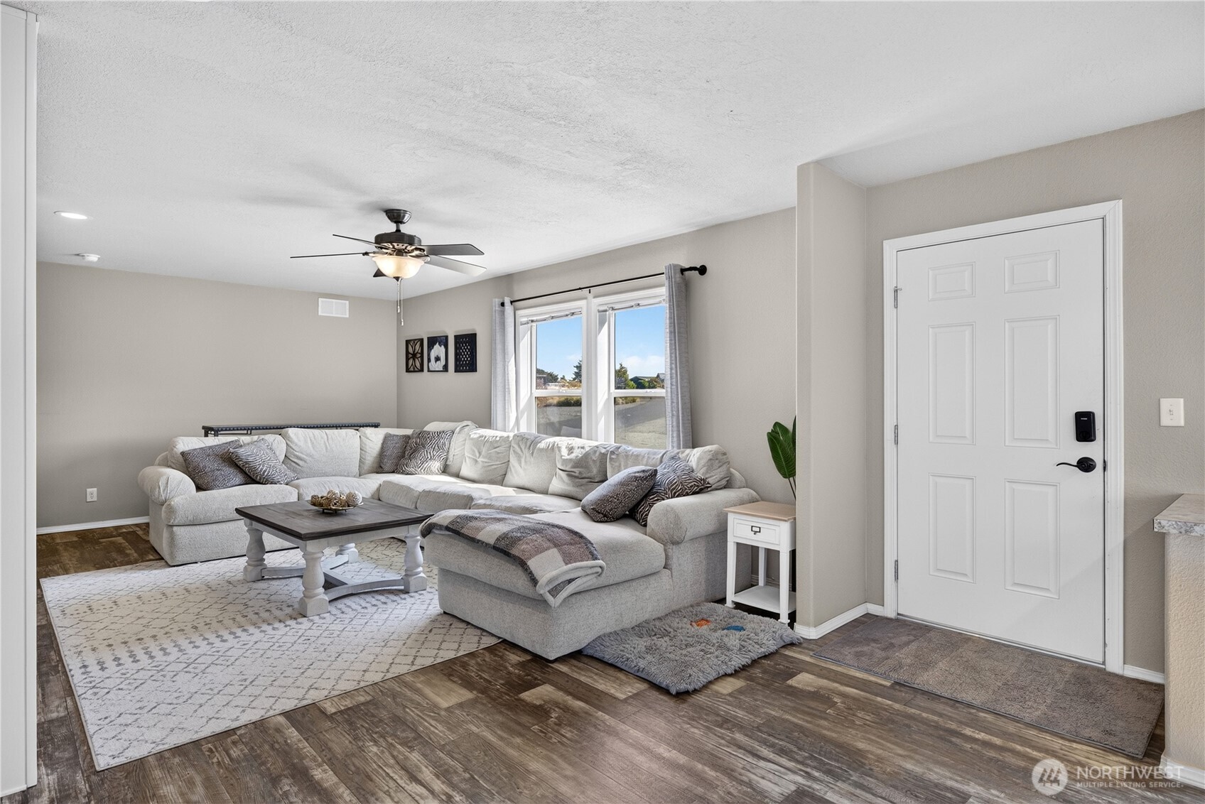 218 Sunshine Circle Property Photo 3