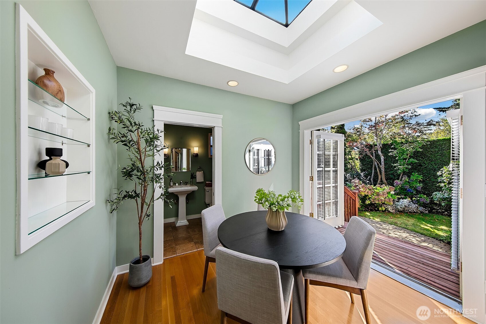2320 Nob Hill Avenue Property Photo 12