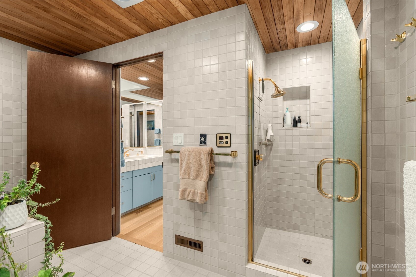 17059 16th Avenue Property Photo 17