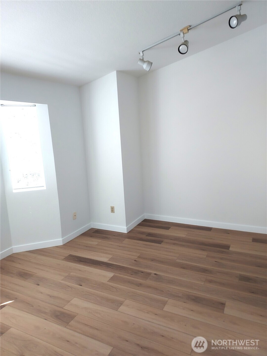604 122nd Avenue Property Photo 7