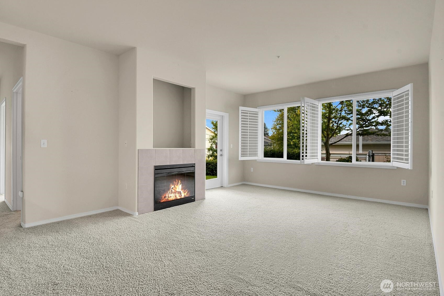 14915 38th Drive Dd116 Property Photo 3