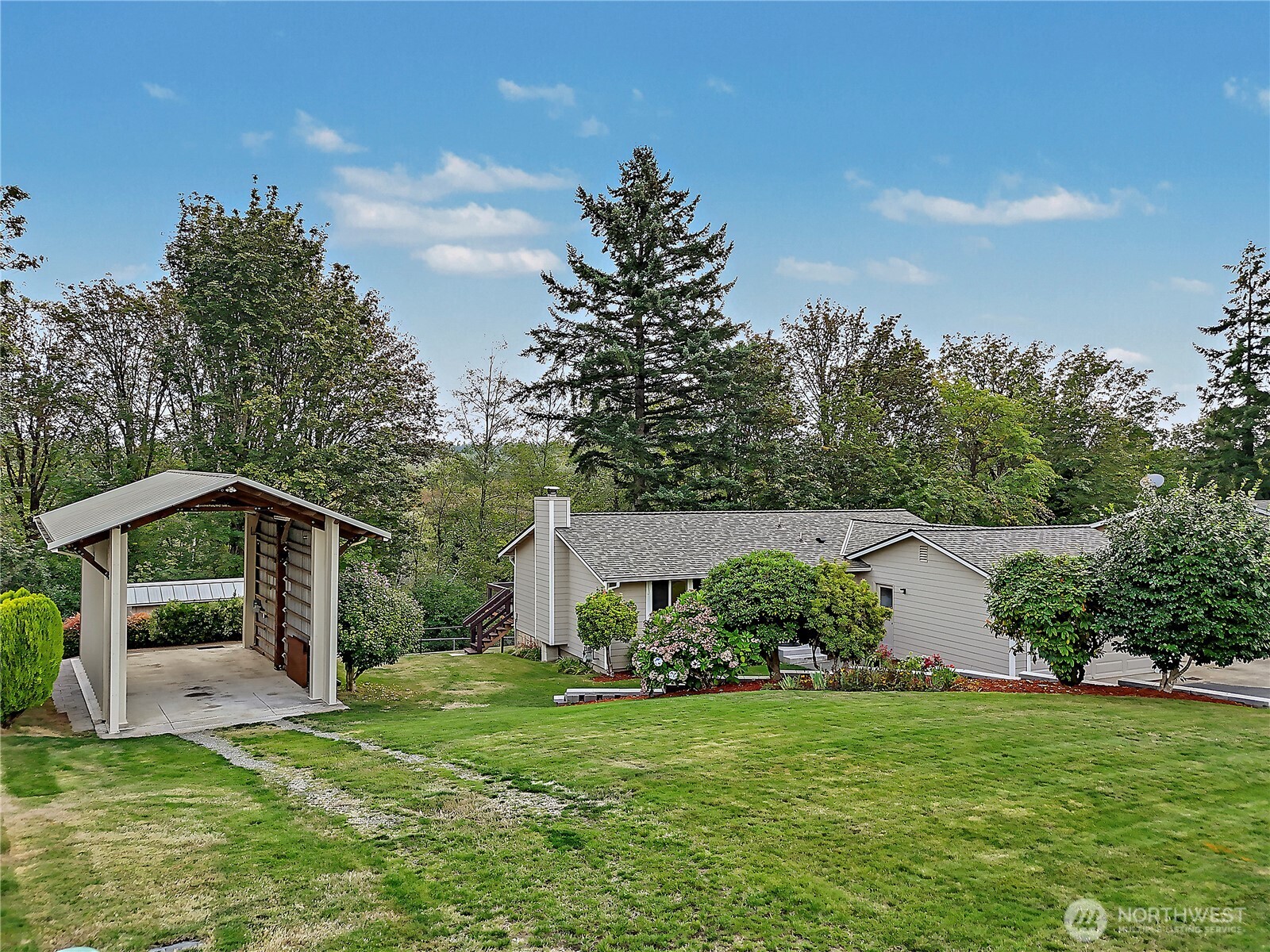 2283 Aspen Street Property Photo 2