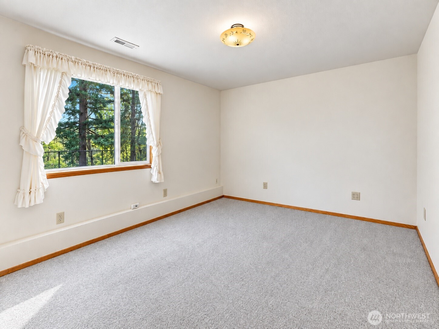 2283 Aspen Street Property Photo 23