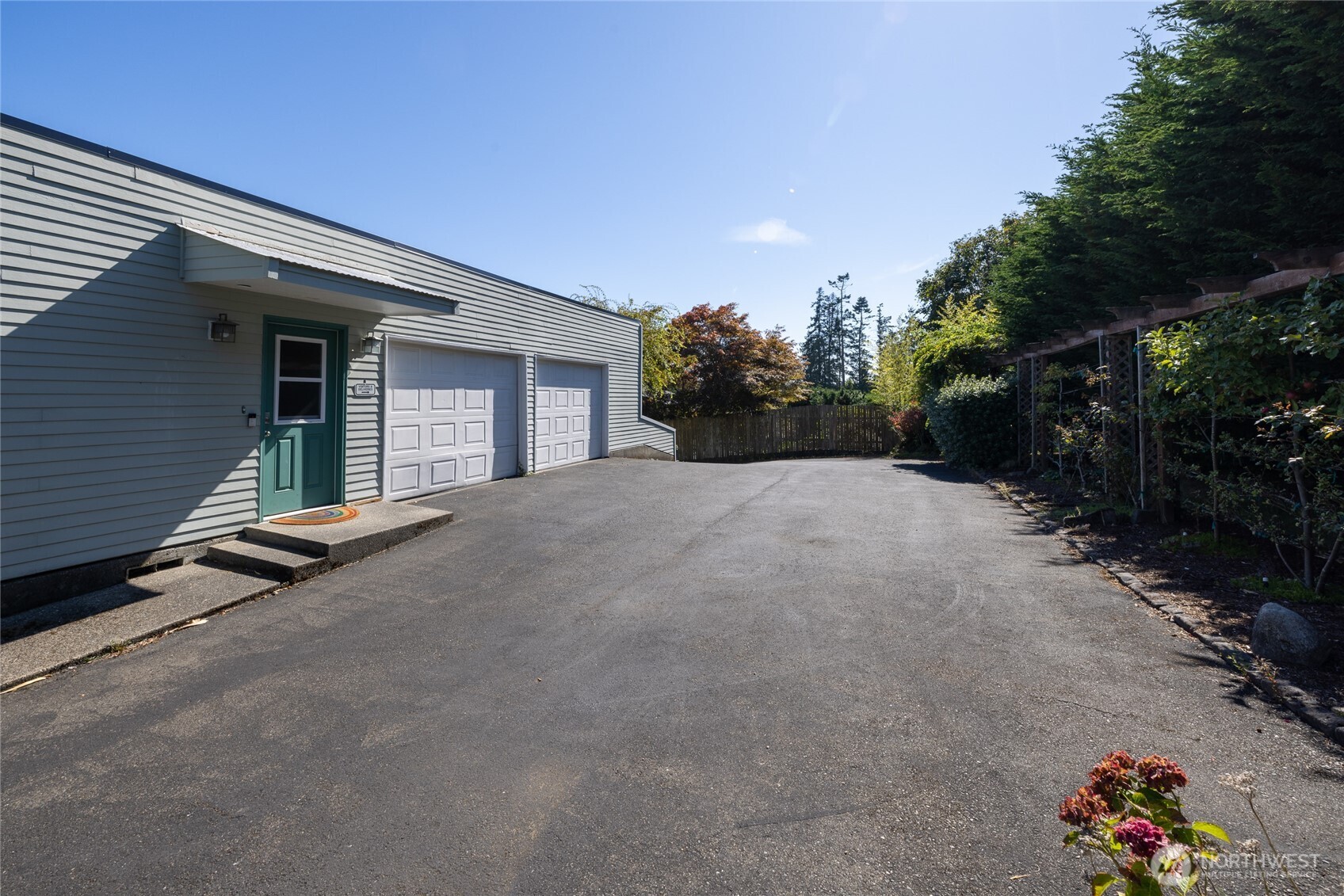 8152 Se Haida Dr Property Photo 36