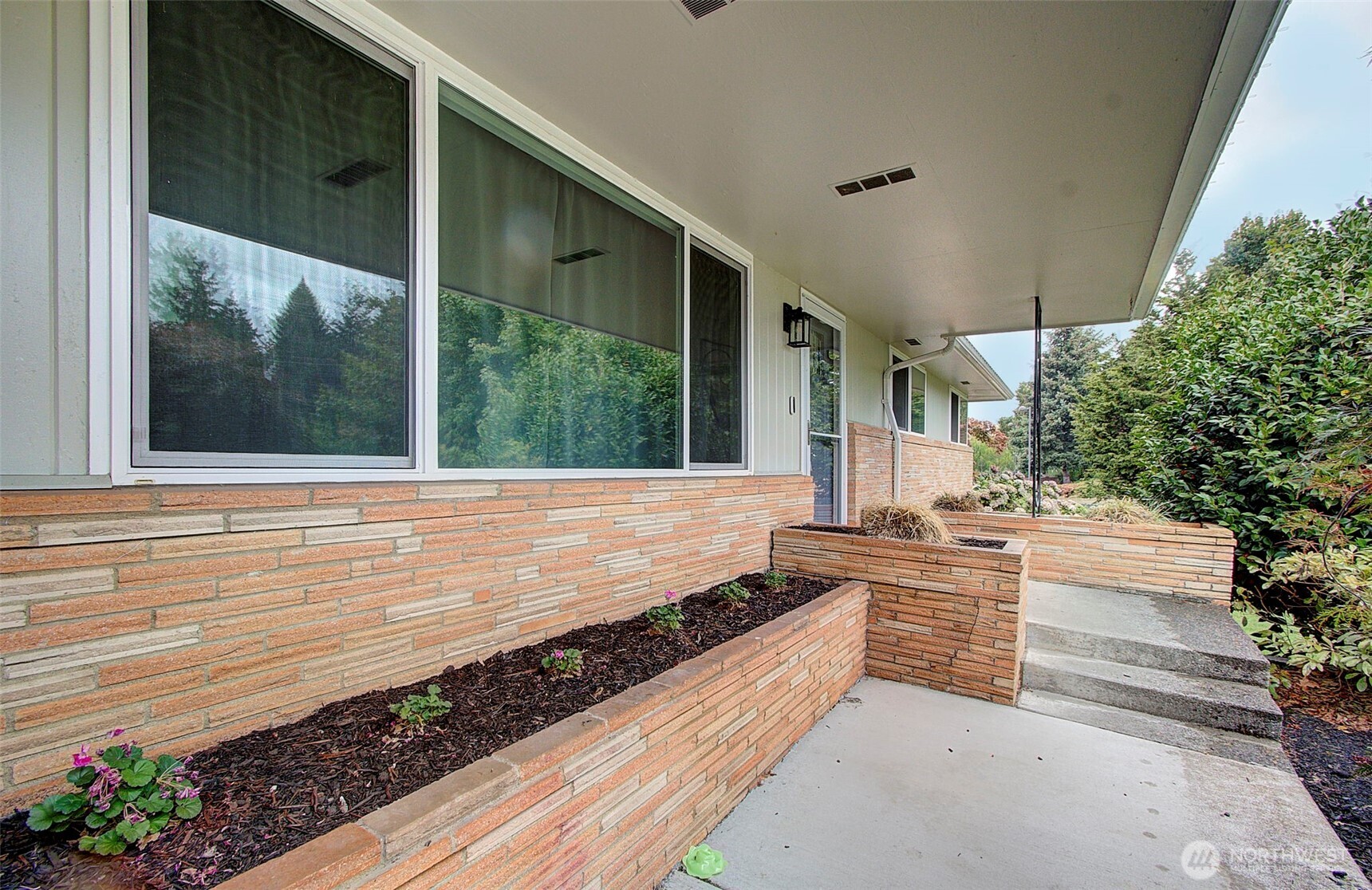 10106 Ne 23rd Avenue Property Photo 3