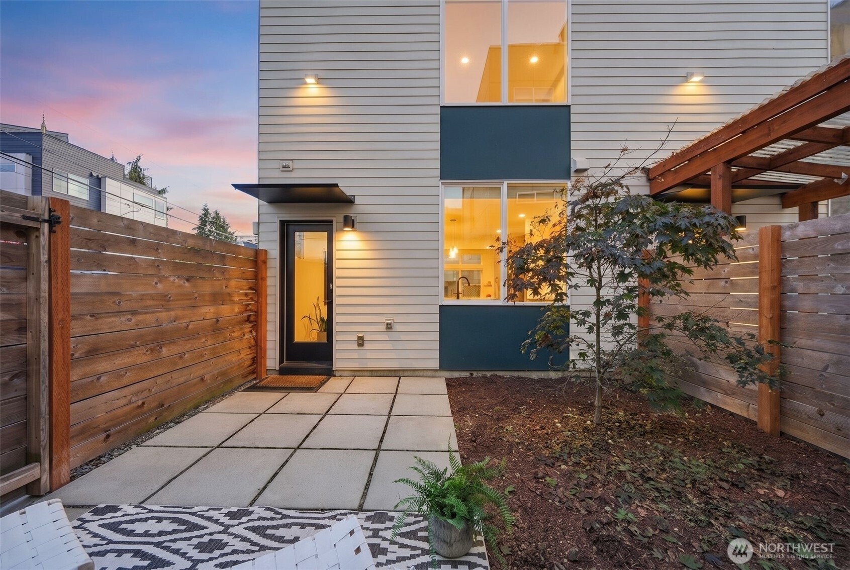 6016 California Avenue D Property Photo 2
