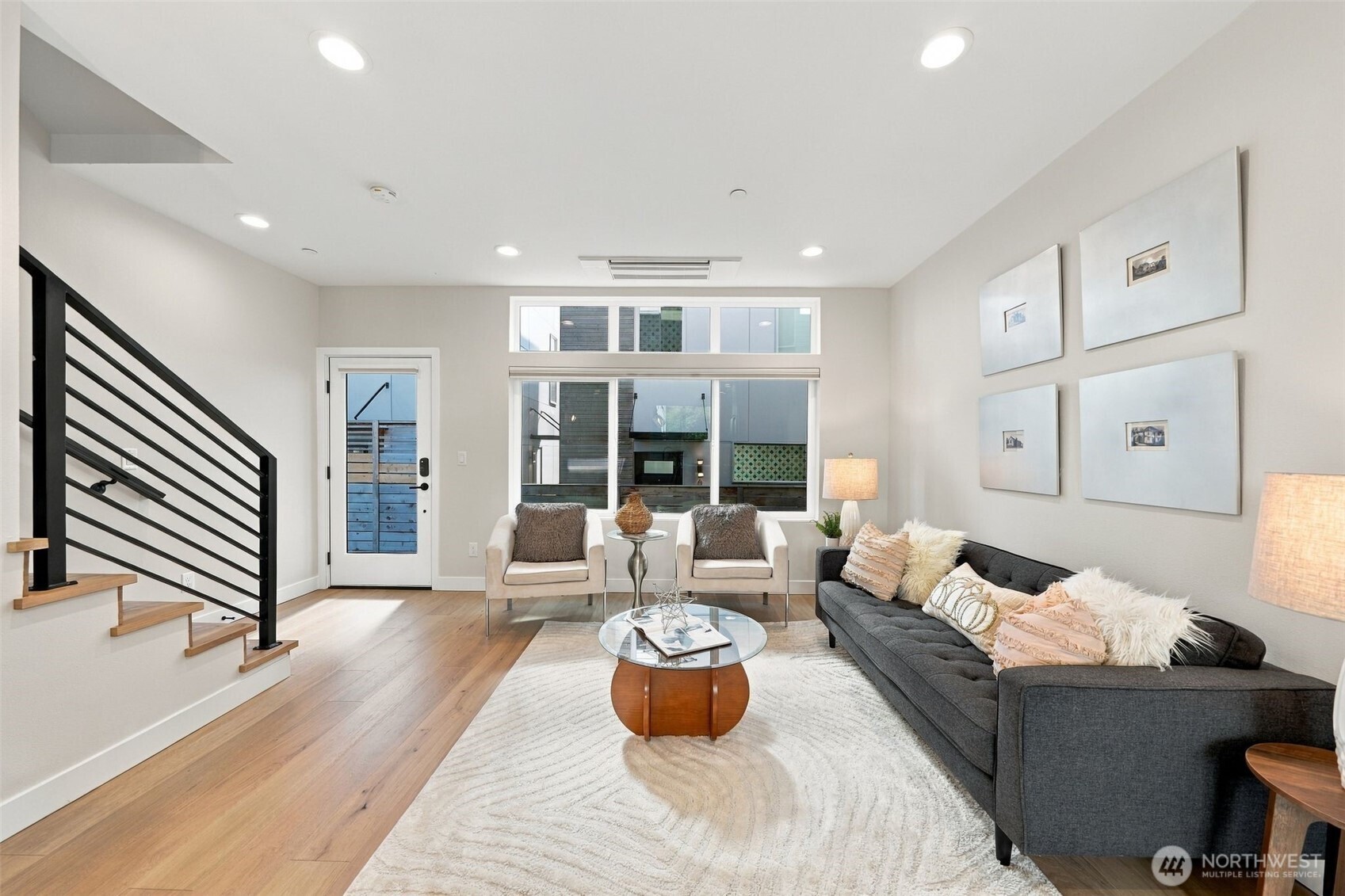 6016 California Avenue D Property Photo 4