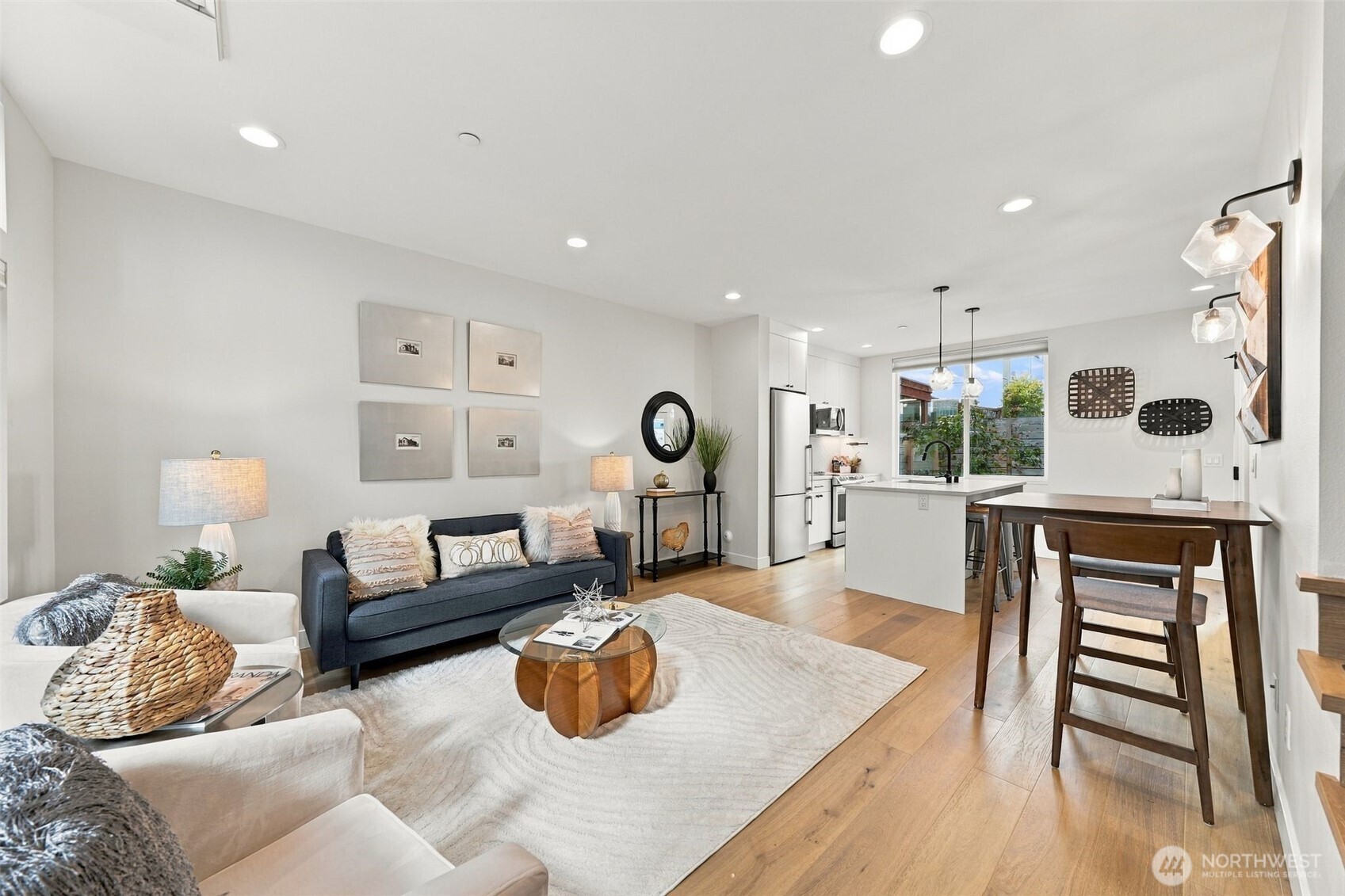 6016 California Avenue D Property Photo 7