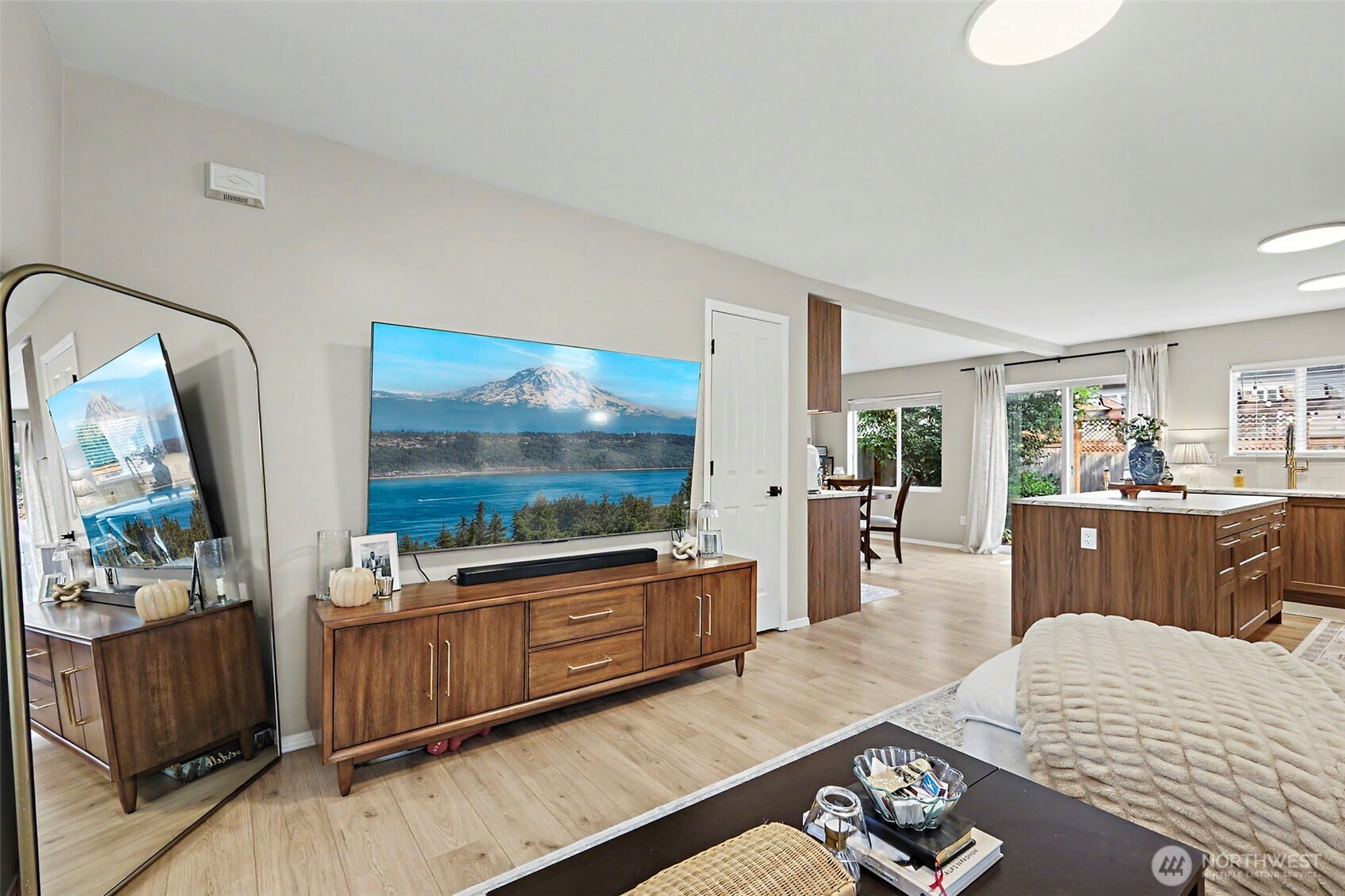 28112 239th Place Property Photo 6