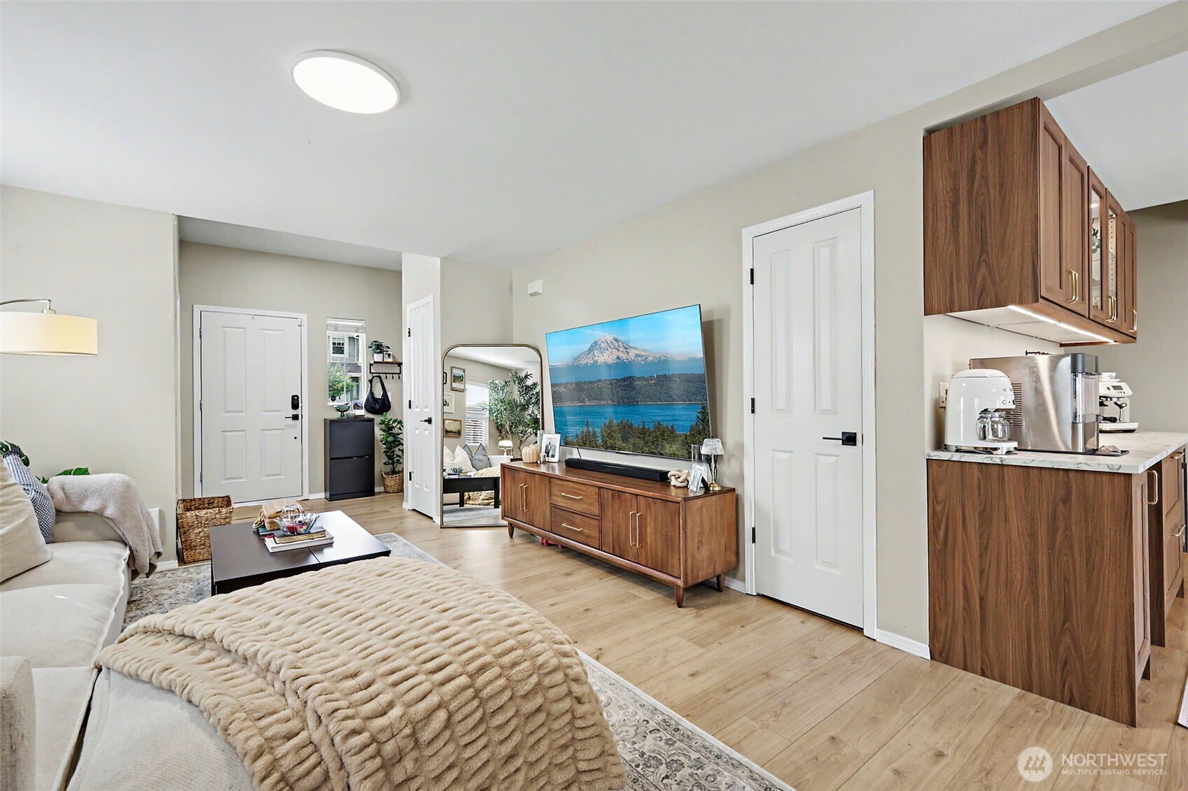 28112 239th Place Property Photo 8