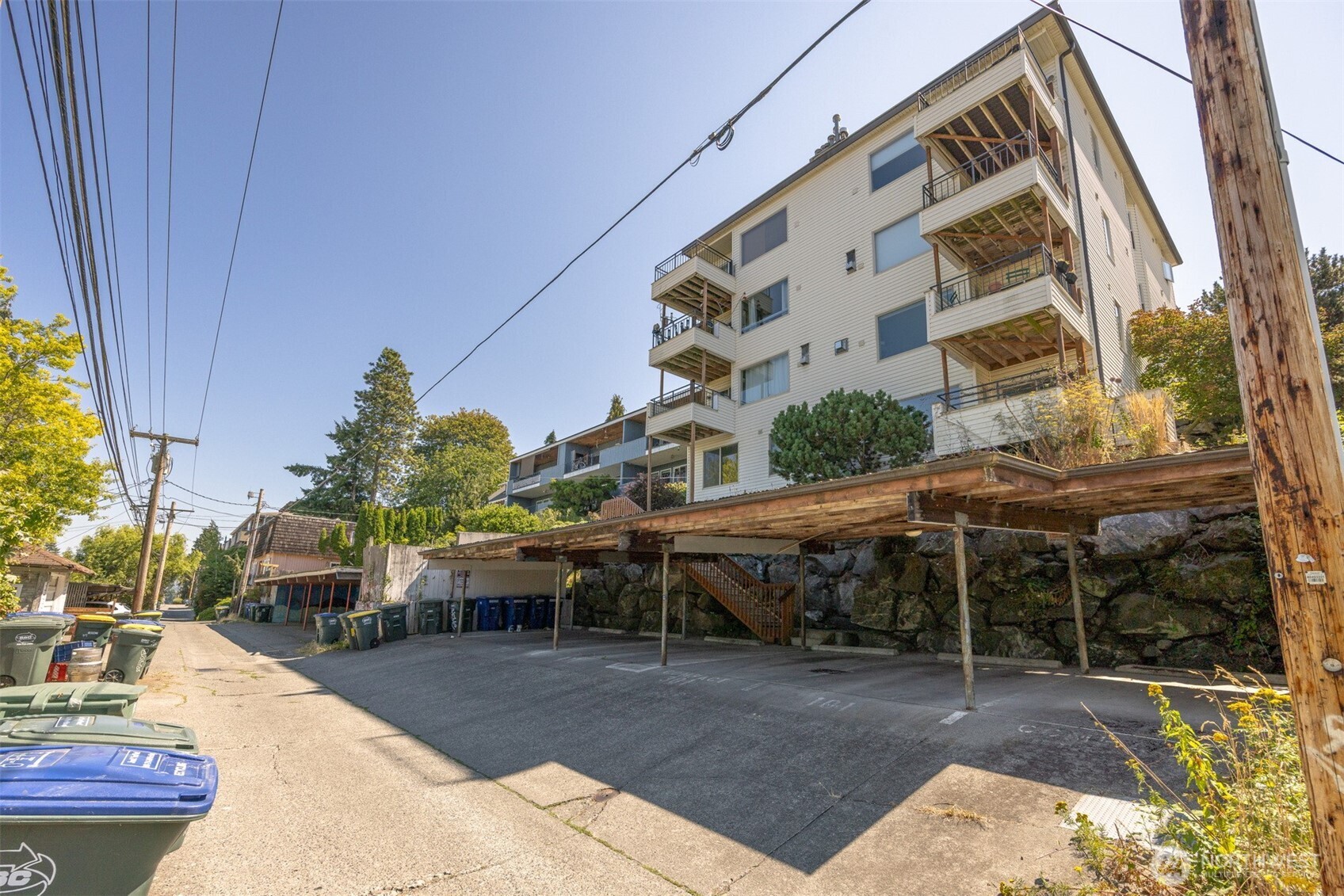 919 High Street 101 Property Photo 2