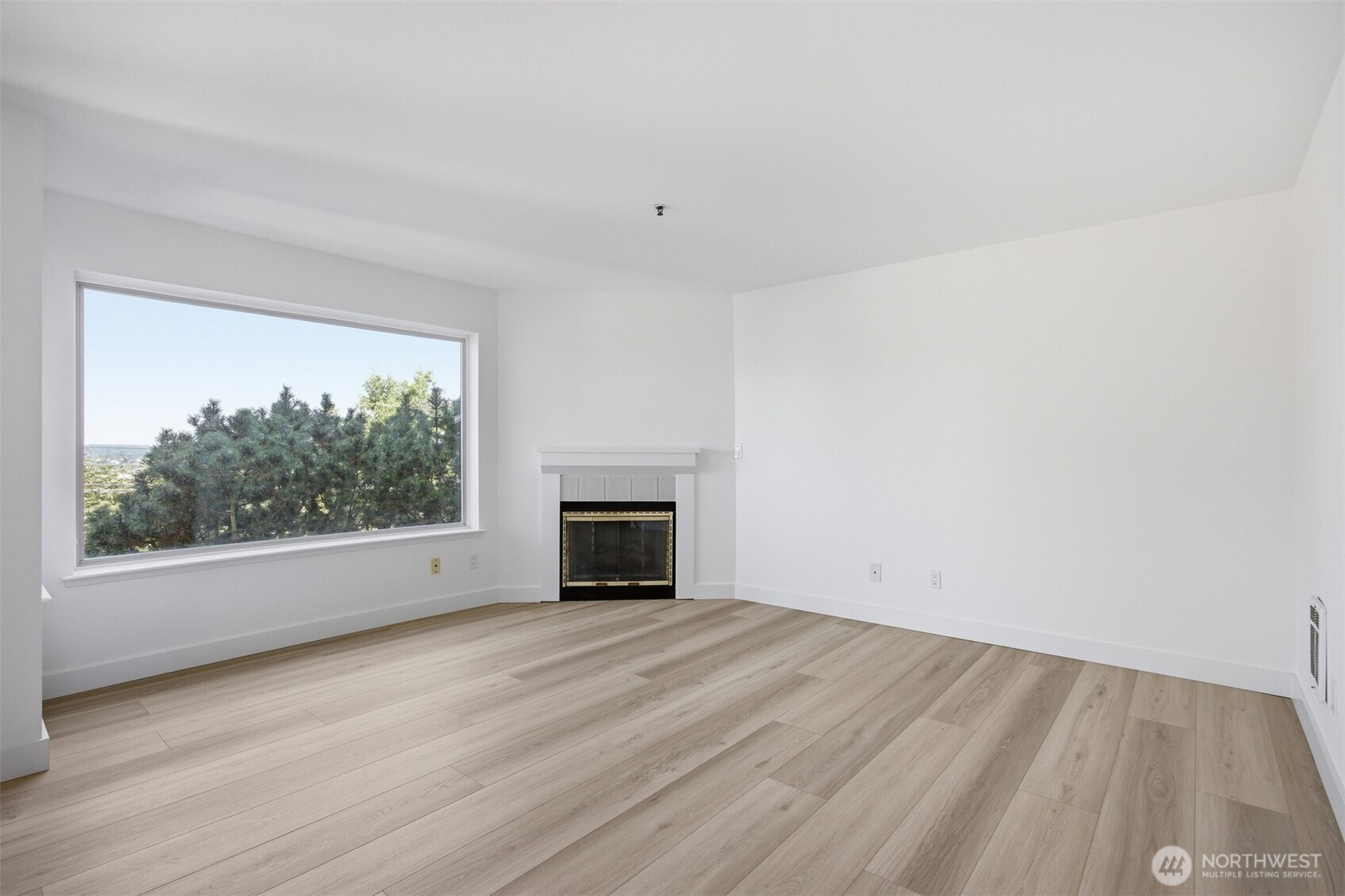 919 High Street 101 Property Photo 6