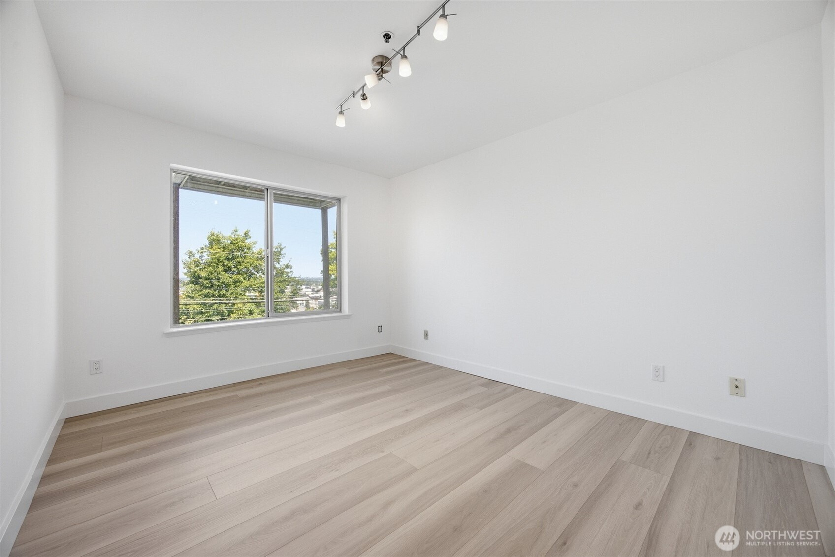 919 High Street 101 Property Photo 15
