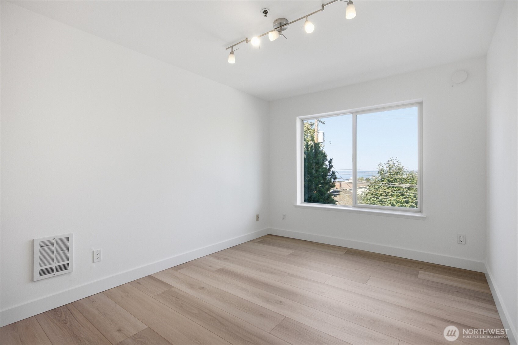 919 High Street 101 Property Photo 20