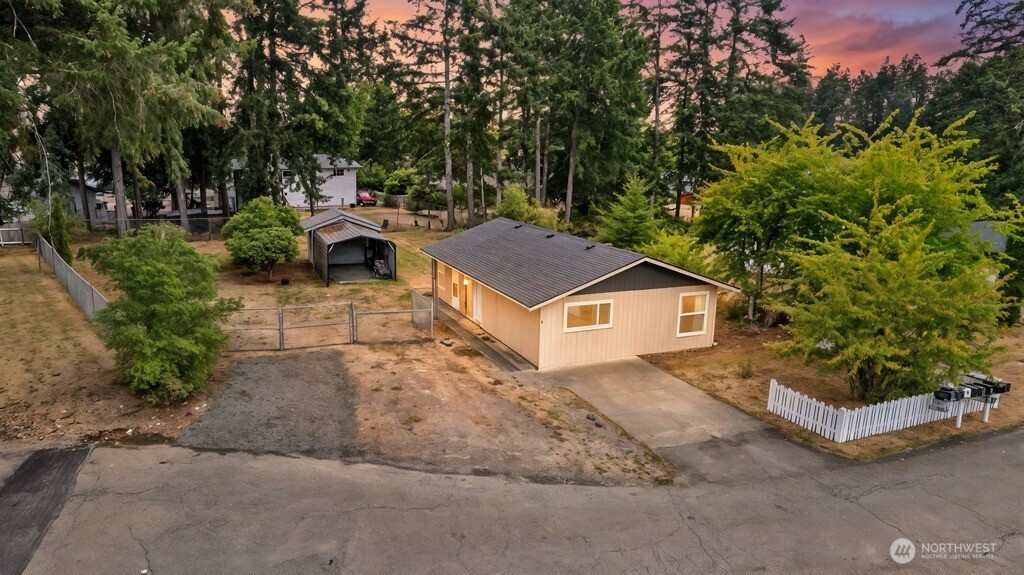 10 E Cherry Park Property Photo 1