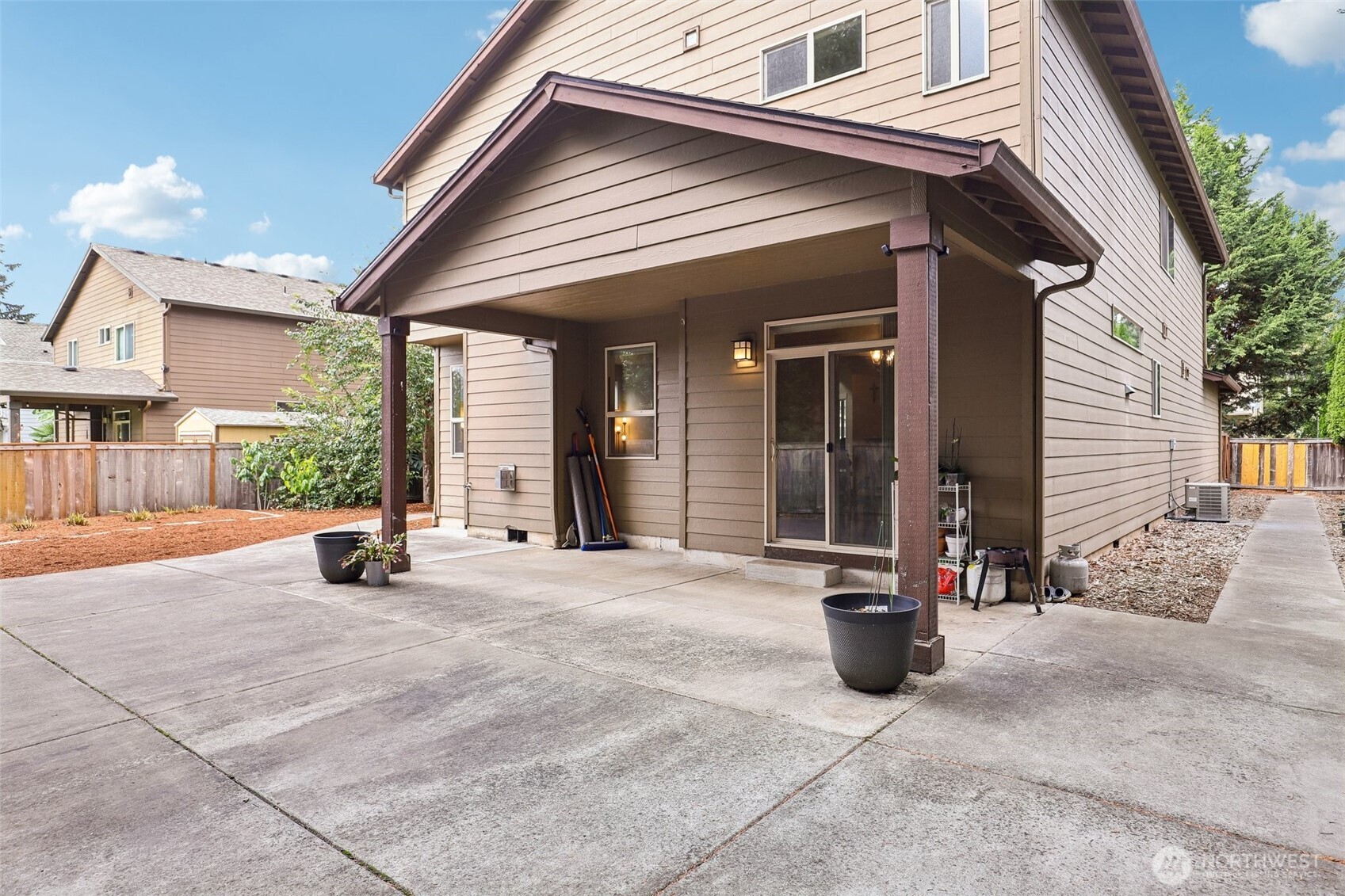 305 Nw 24th Way Property Photo 36
