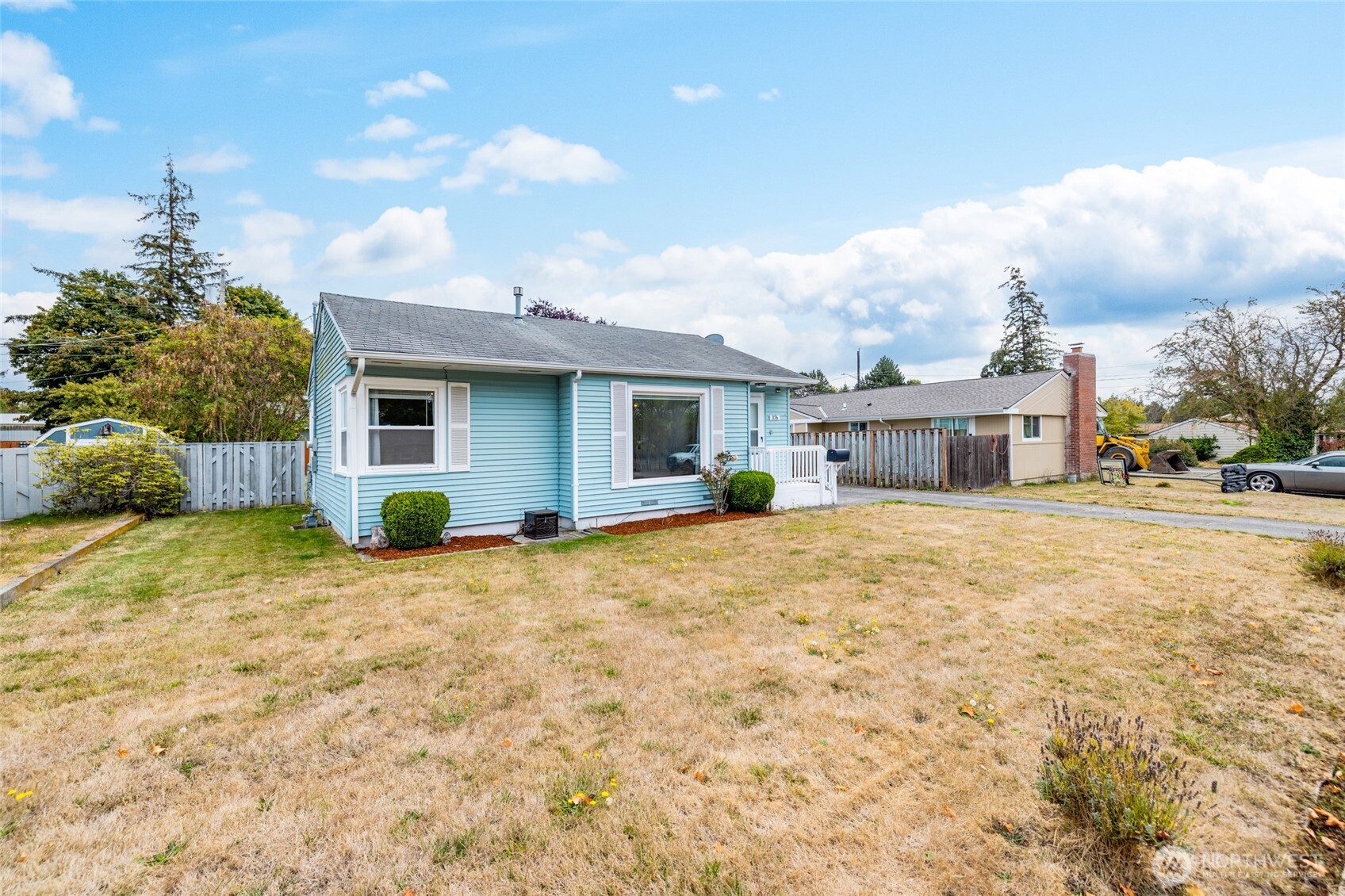 376 Se Glencoe Street Property Photo 2
