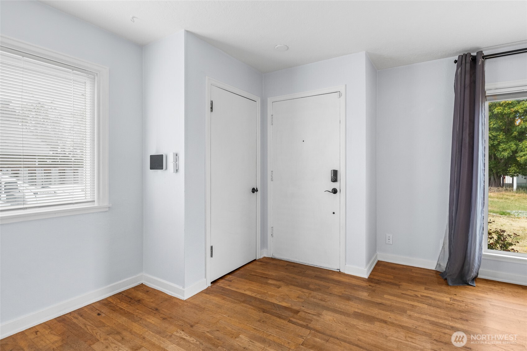 376 Se Glencoe Street Property Photo 5