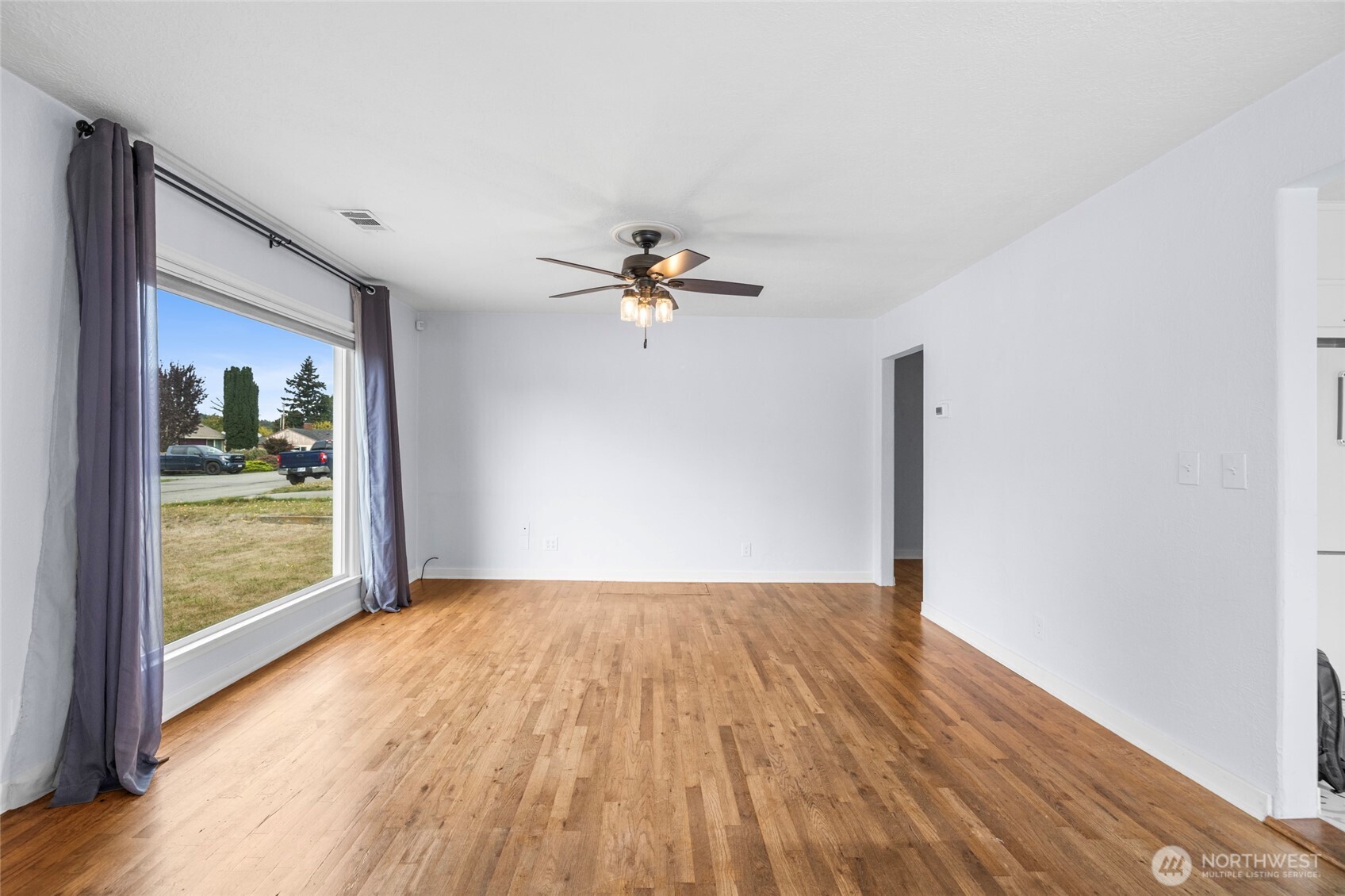 376 Se Glencoe Street Property Photo 6