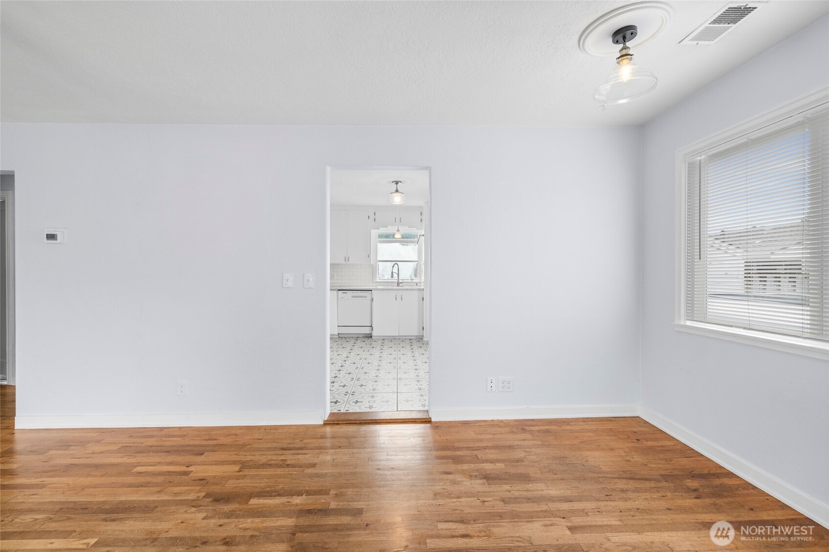 376 Se Glencoe Street Property Photo 13