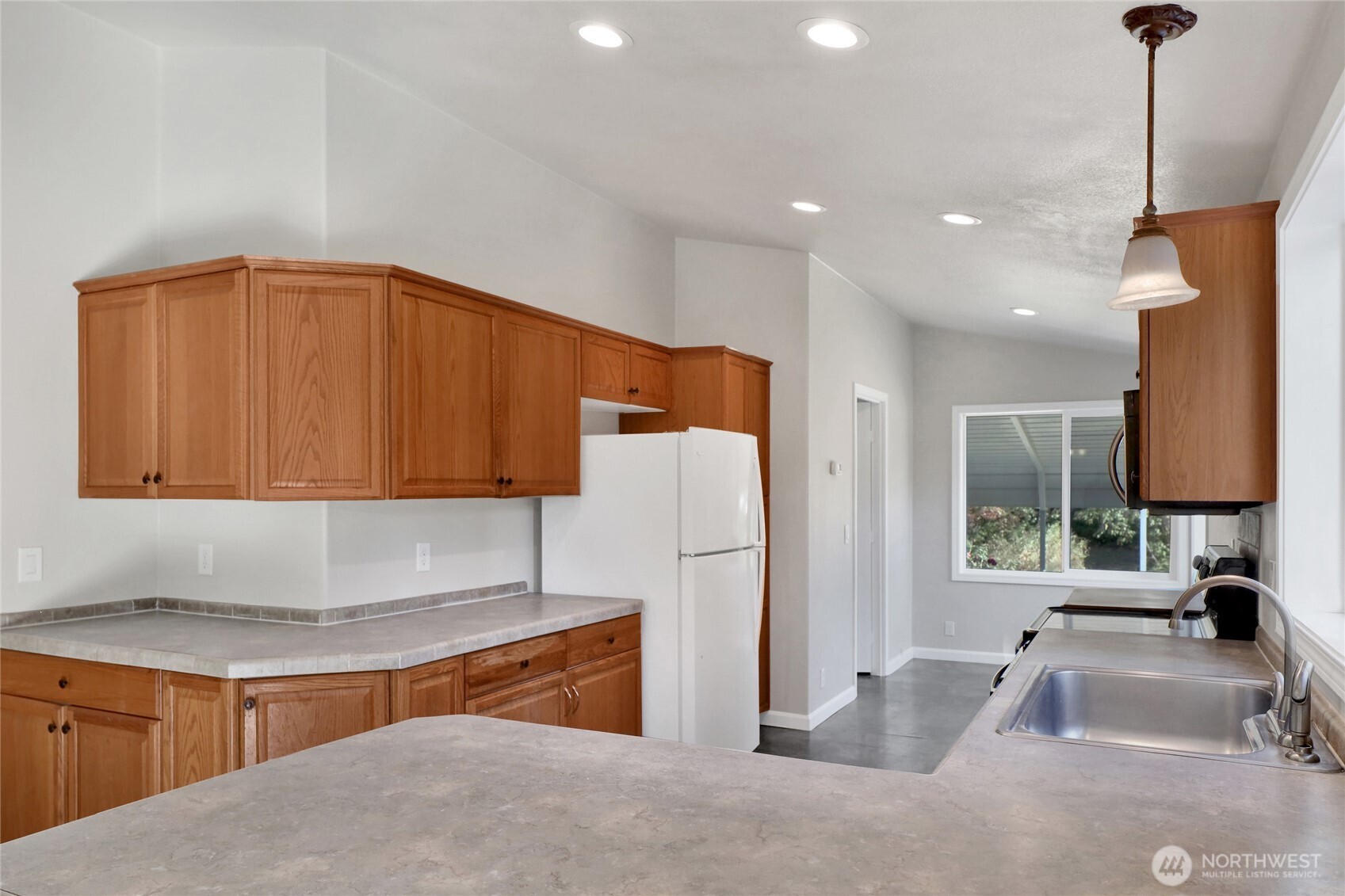 6128 Kickerville Road Property Photo 12