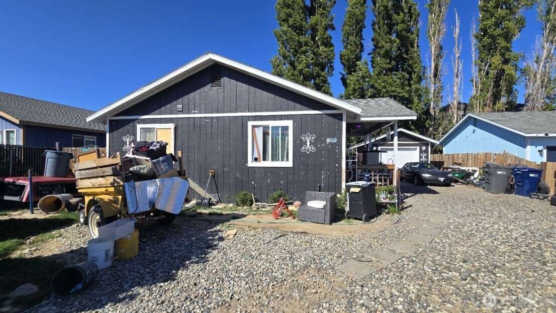 1561 Cashmere Street Property Photo 1