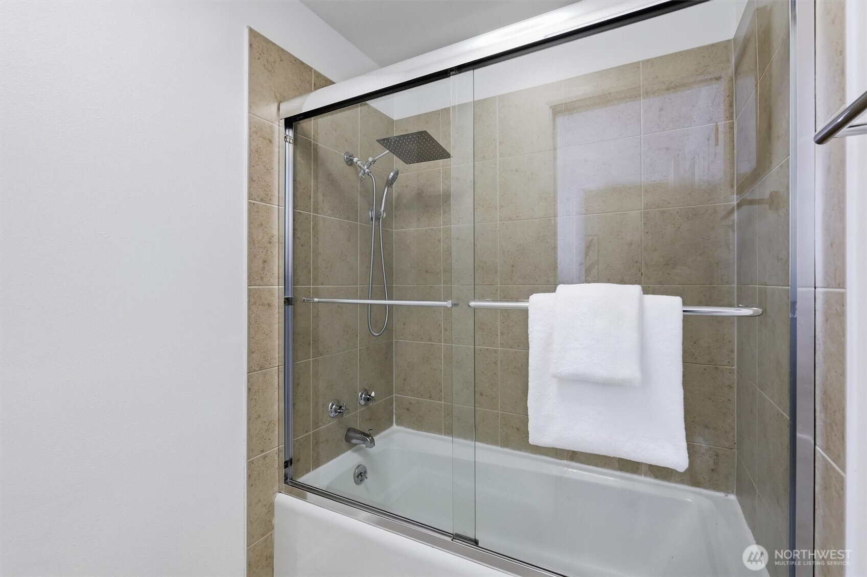 1601 E Columbia Street 104 Property Photo 25