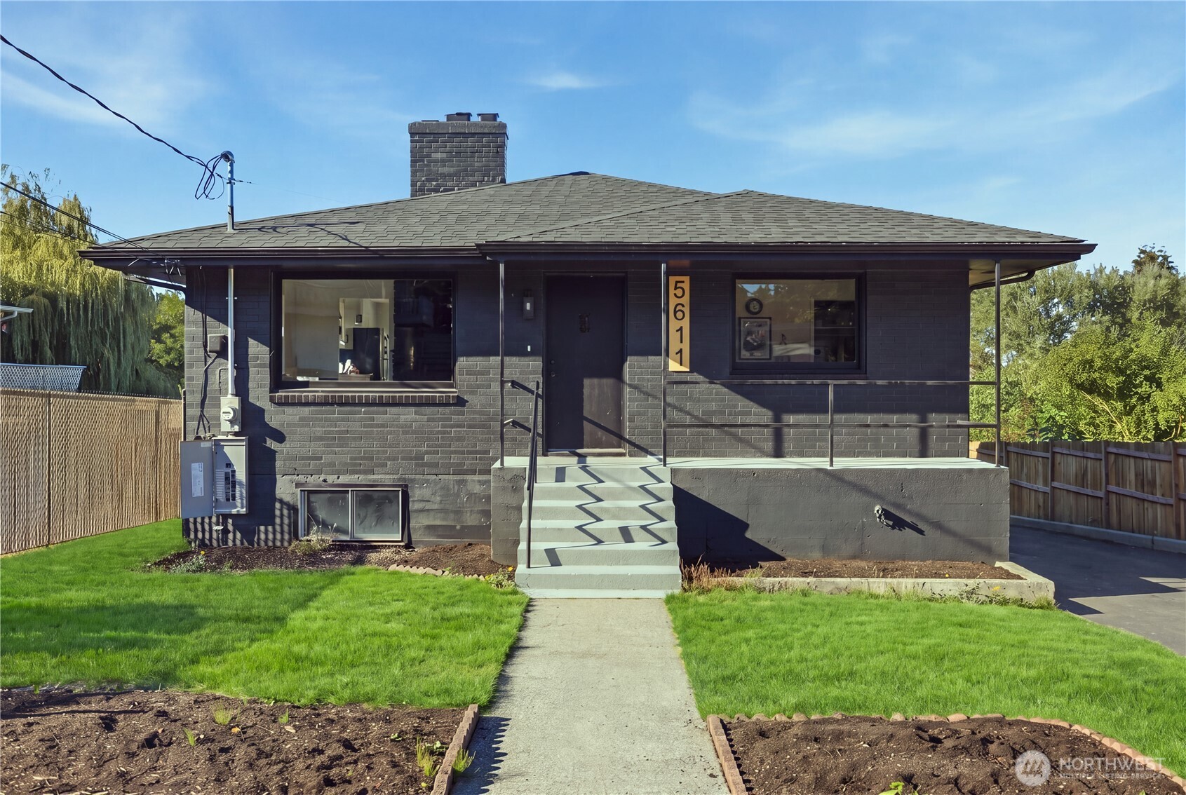 5611 N 48th Street Property Photo 1