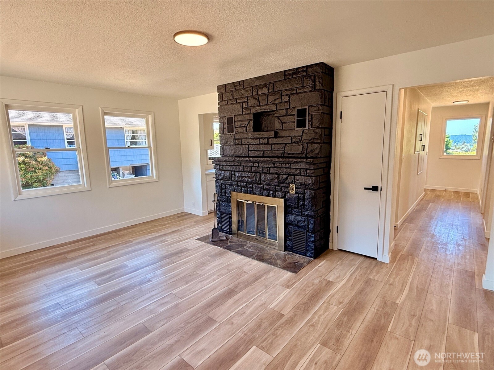 5611 N 48th Street Property Photo 8
