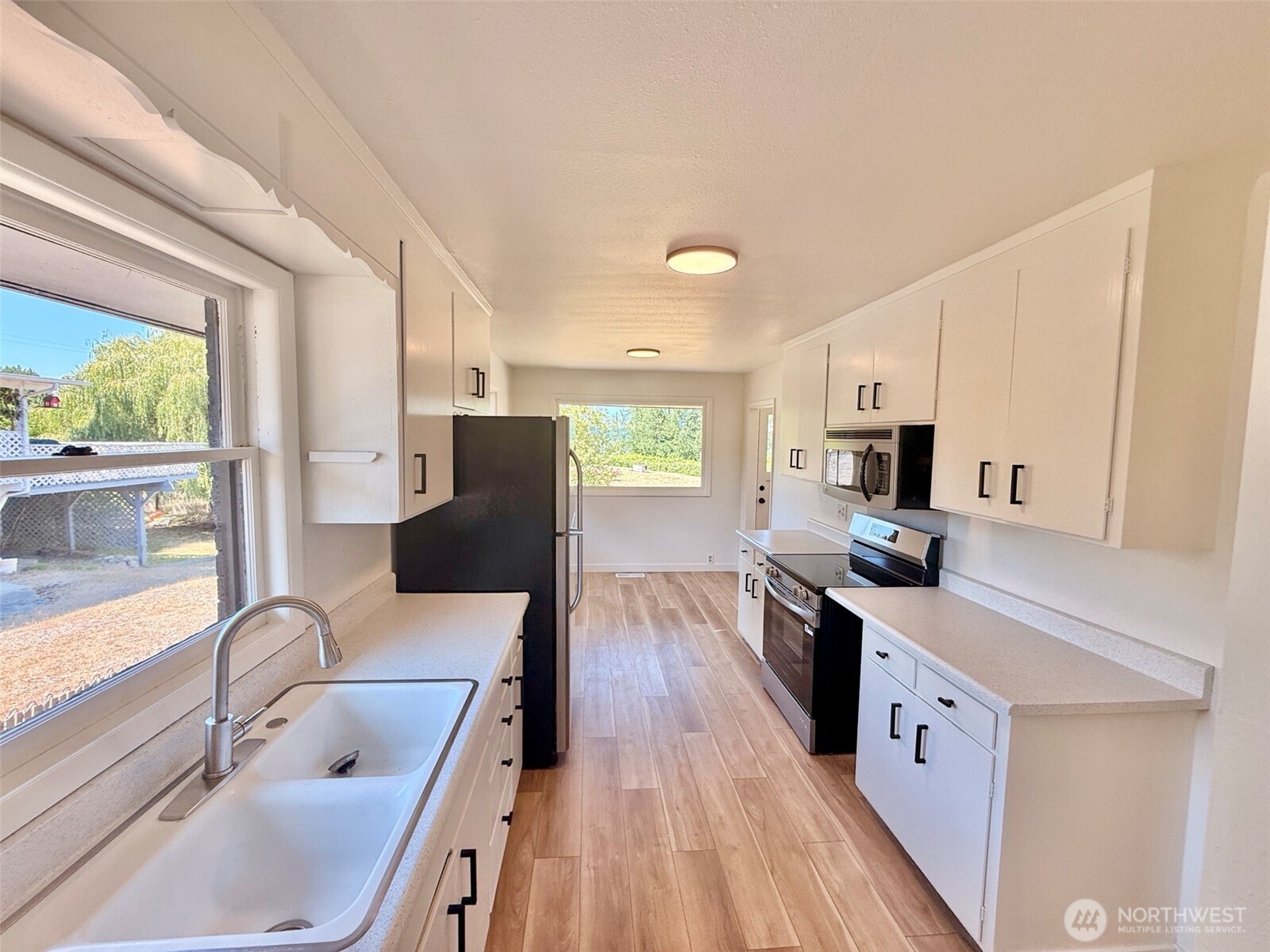 5611 N 48th Street Property Photo 11