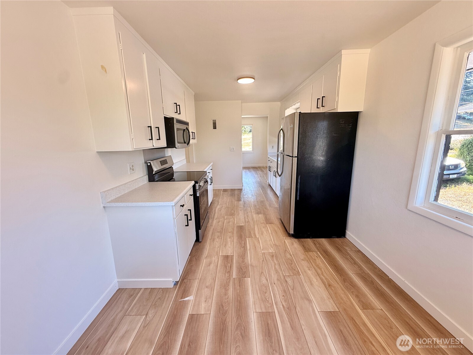 5611 N 48th Street Property Photo 12