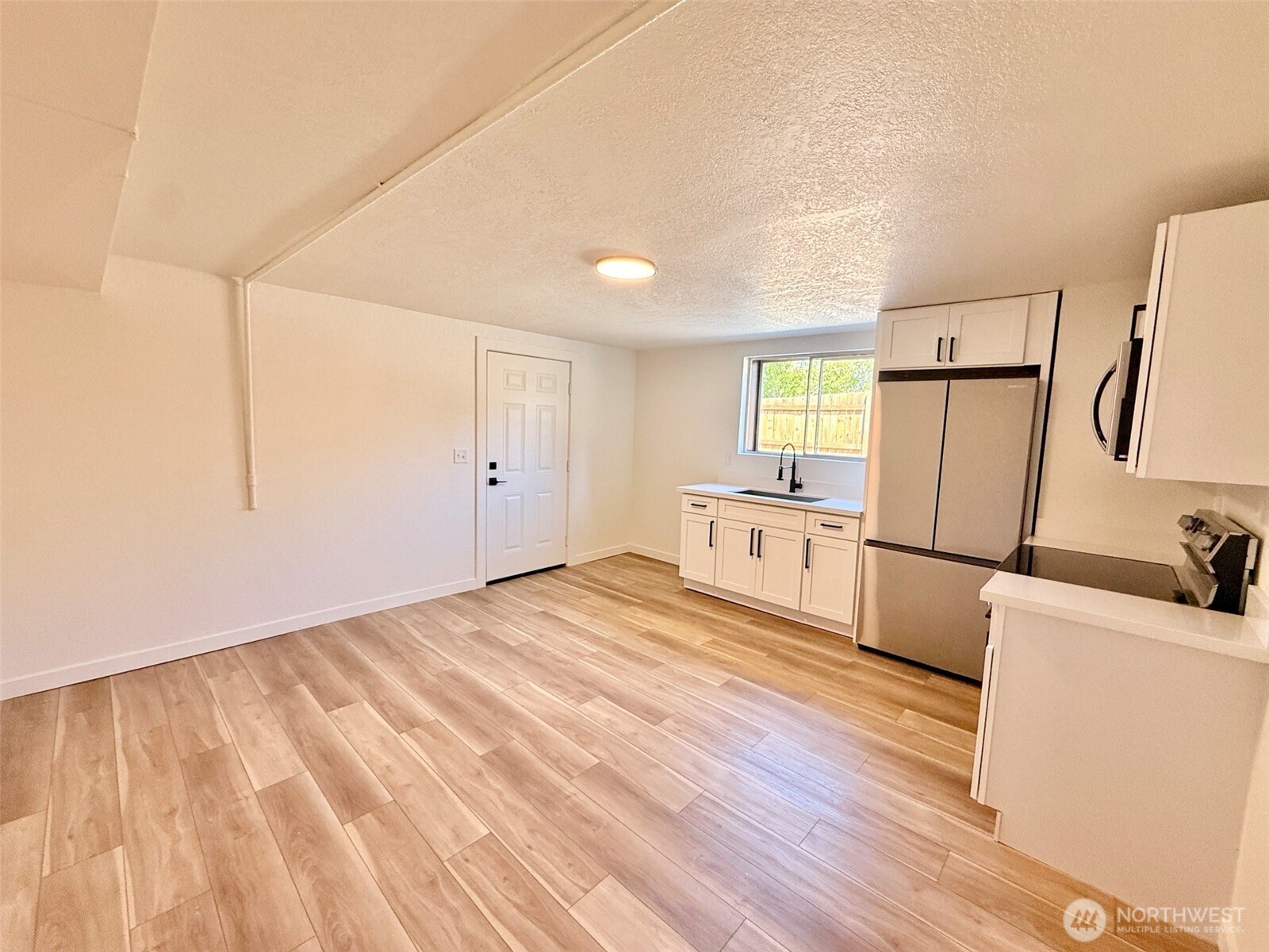5611 N 48th Street Property Photo 21