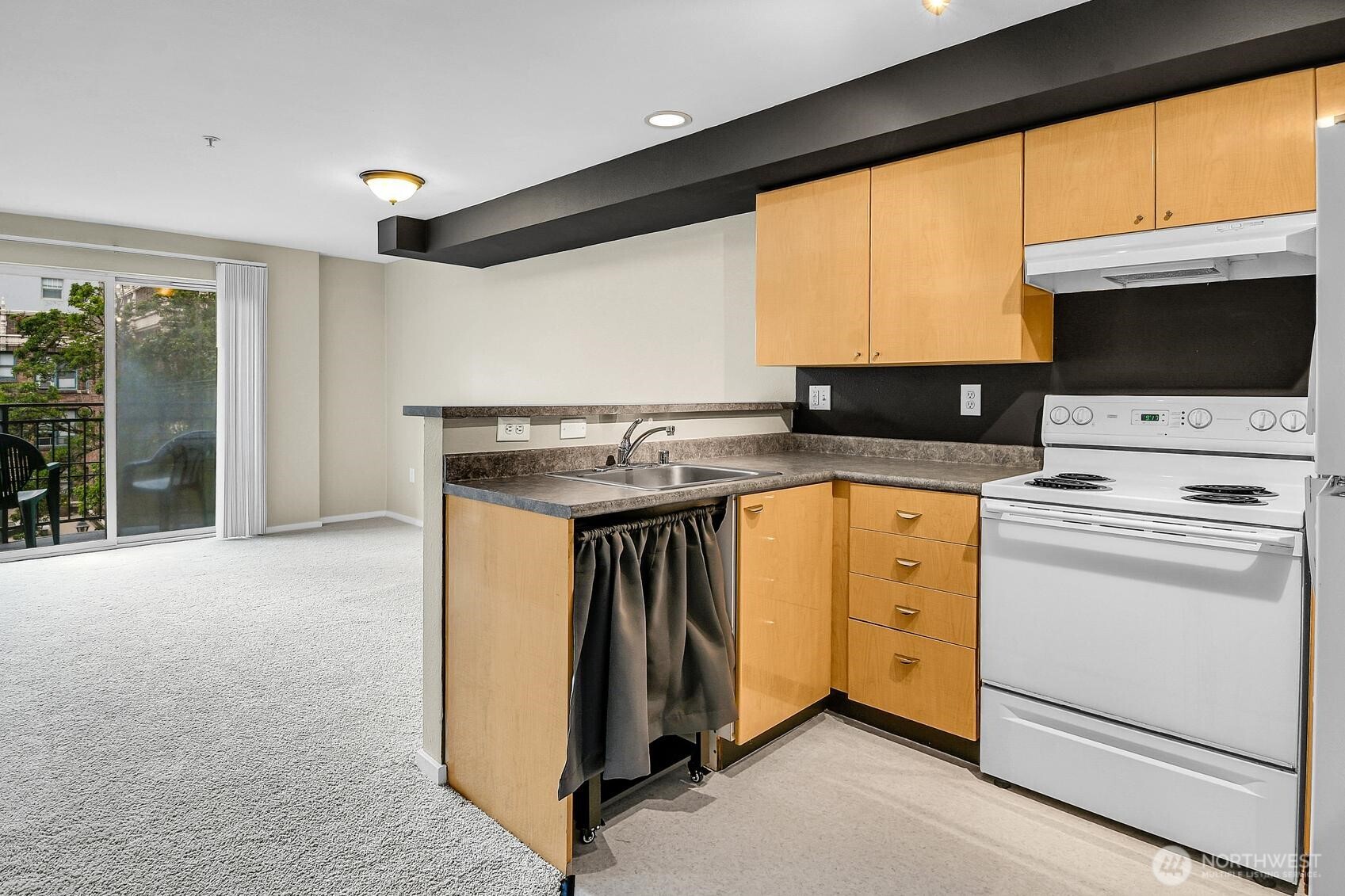 425 Vine Street 405 Property Photo 15