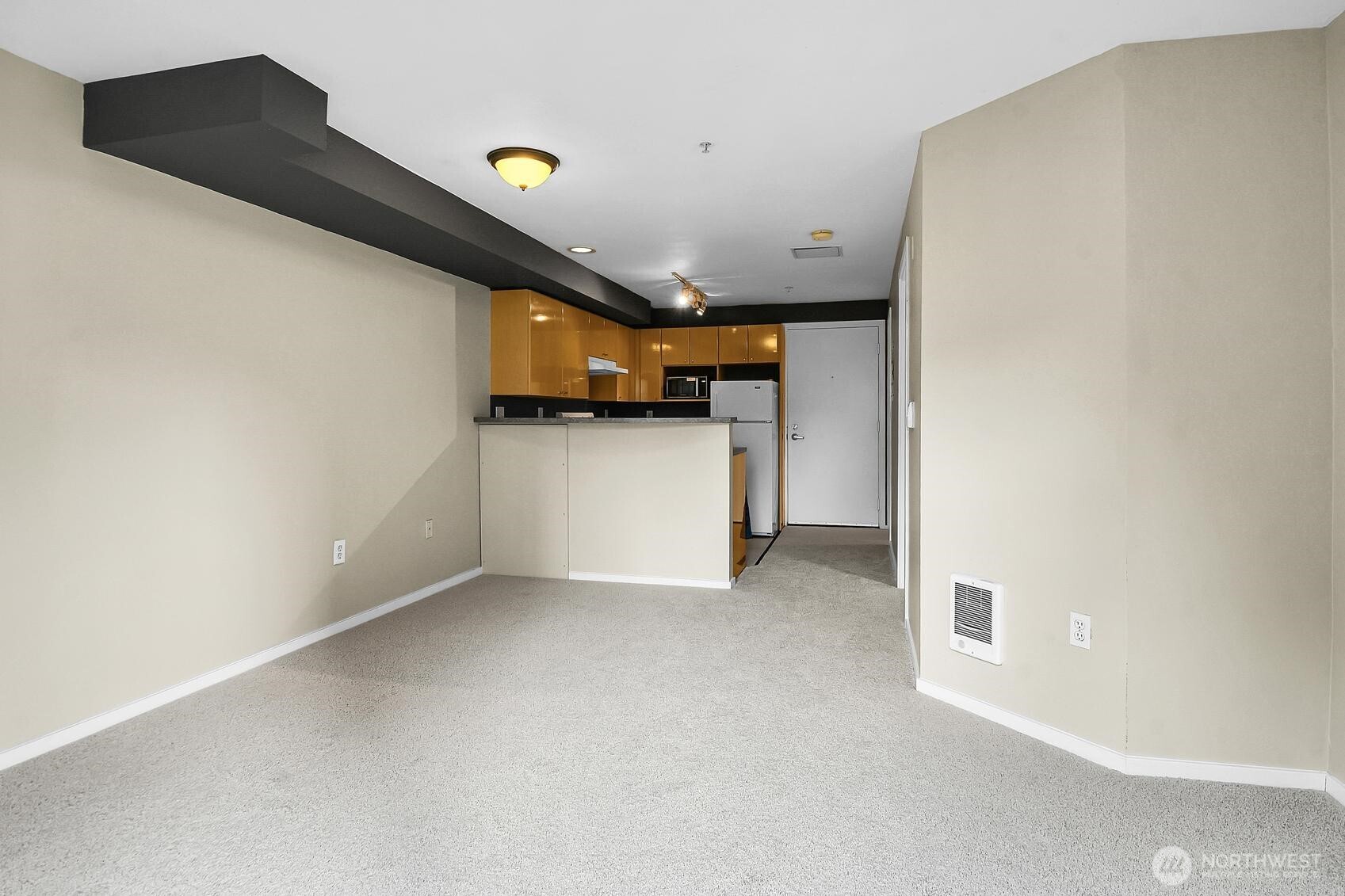 425 Vine Street 405 Property Photo 22
