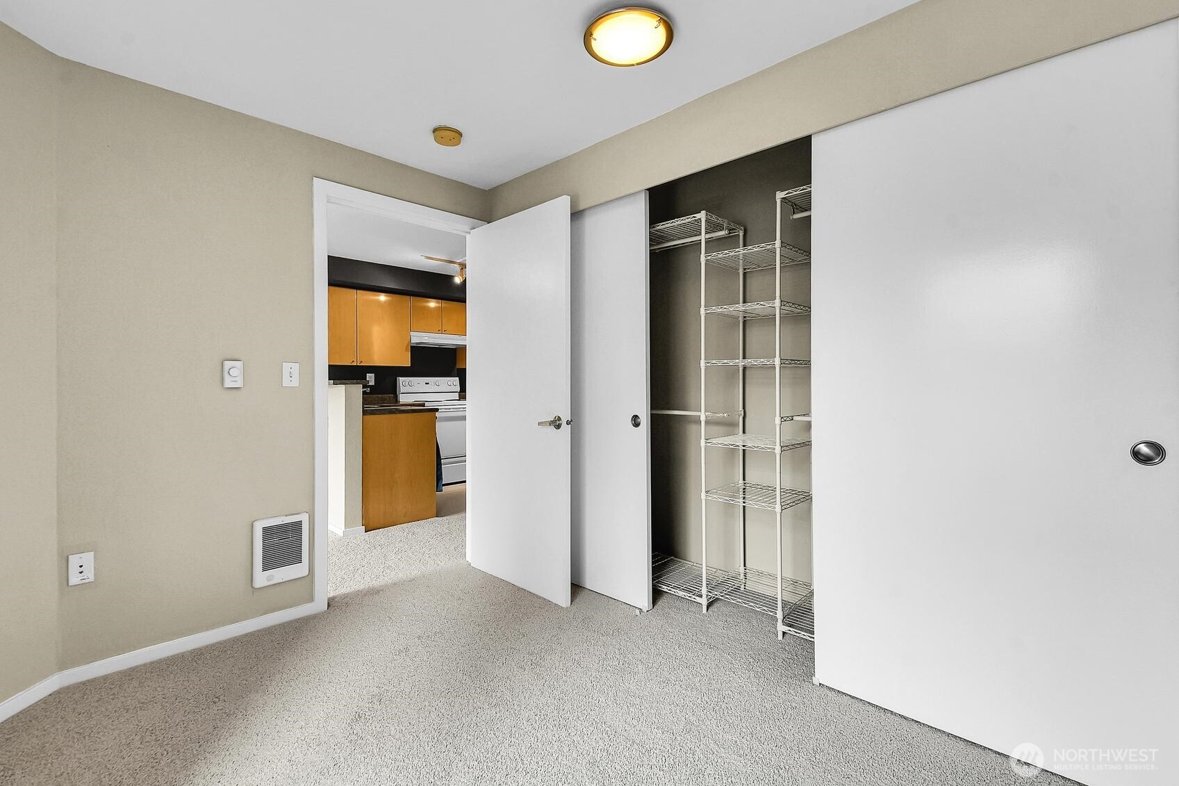 425 Vine Street 405 Property Photo 24