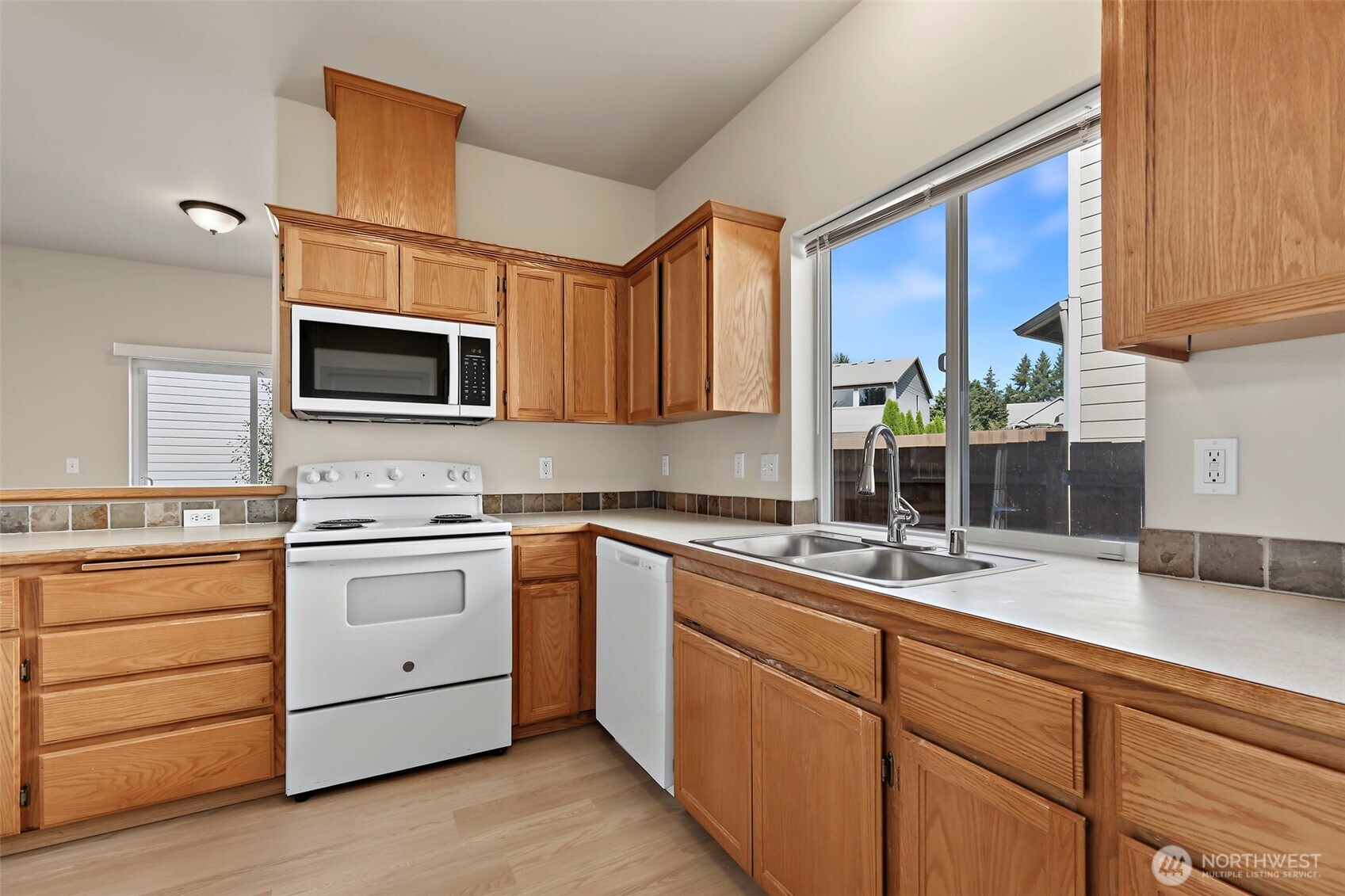 25711 162nd Place Property Photo 5