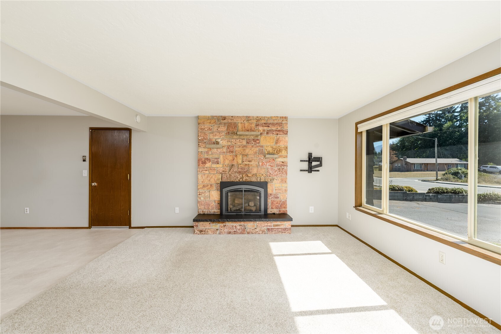1809 W 10th Street Property Photo 7