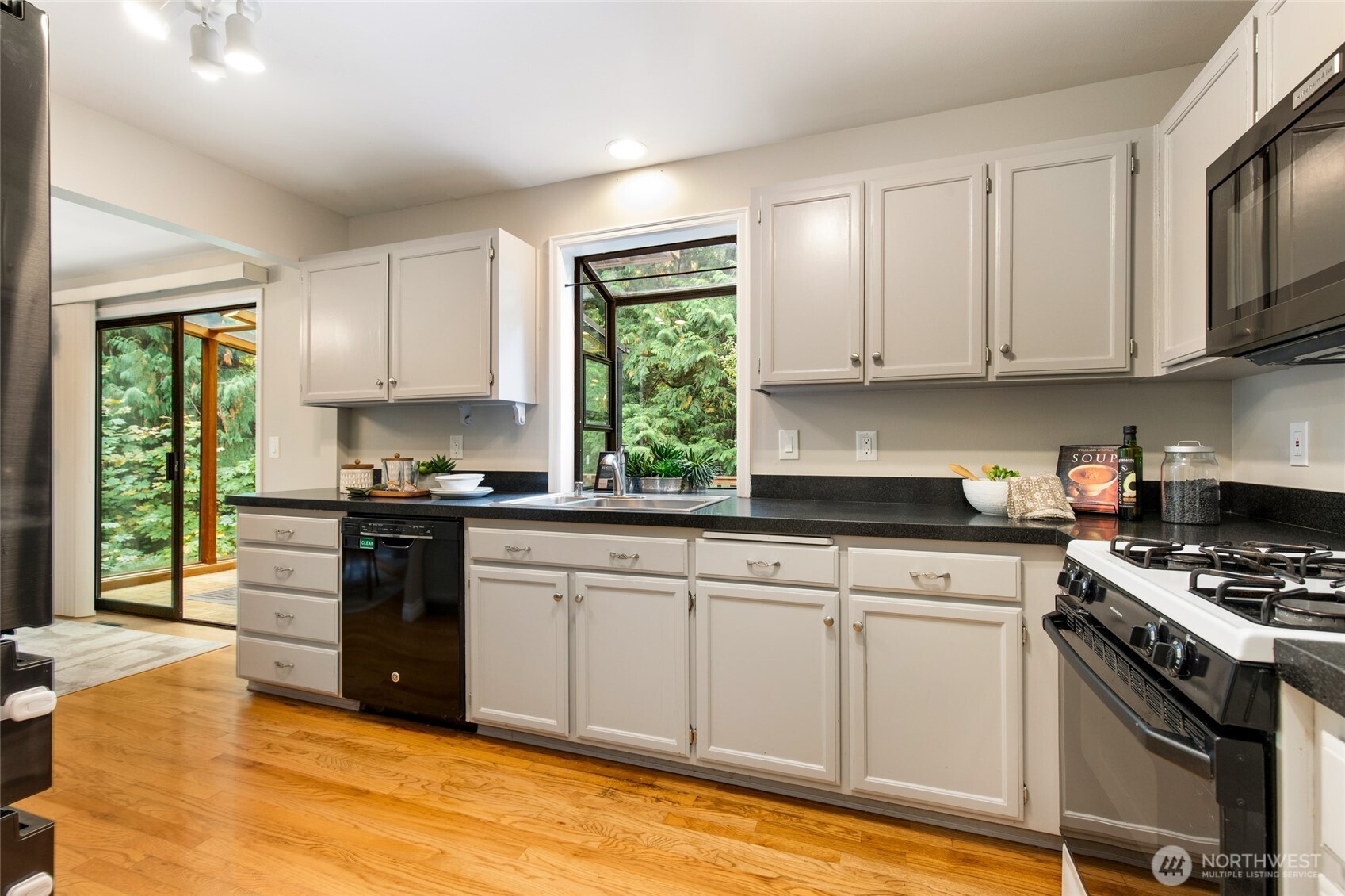 2636 242nd Place Property Photo 12