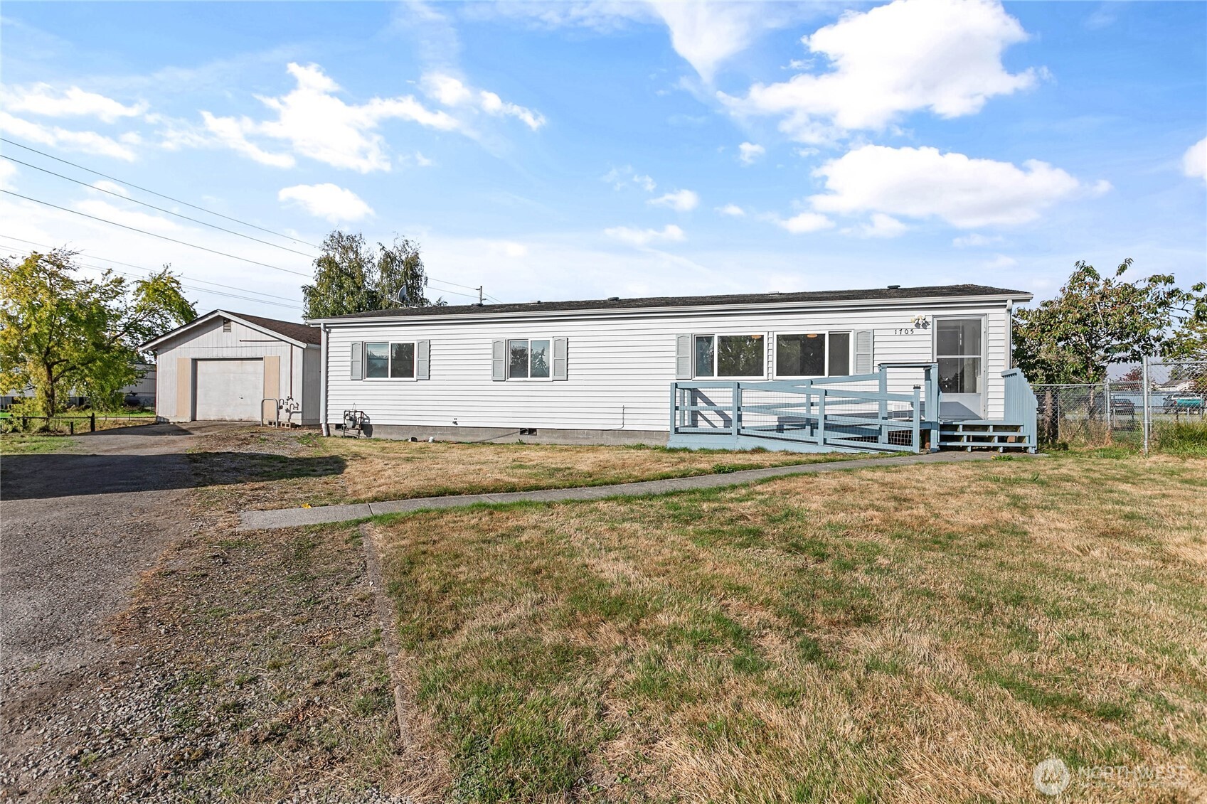 1705 N 32nd Place Property Photo 1