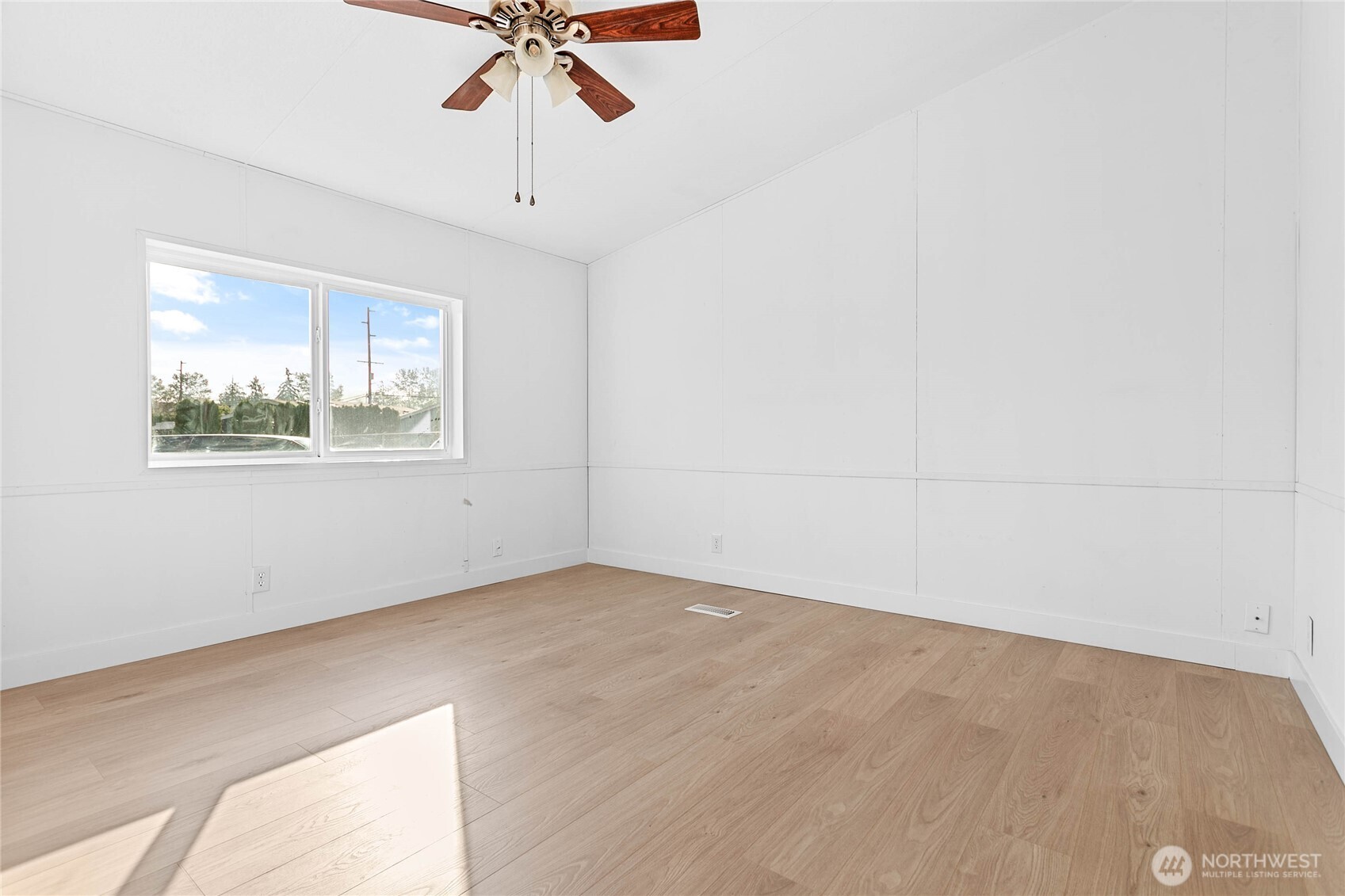 1705 N 32nd Place Property Photo 23